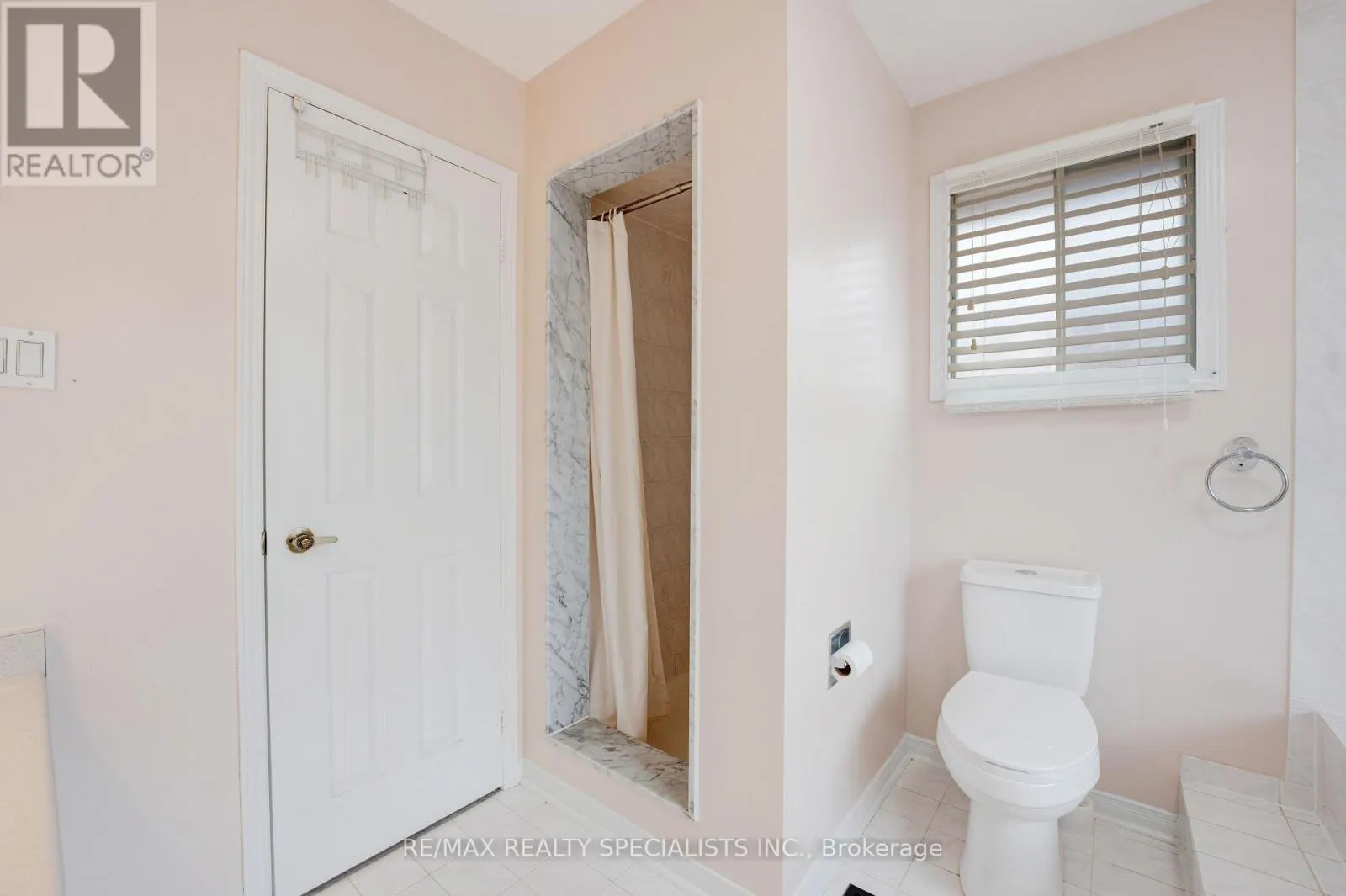 36 DEVONSLEIGH BOULEVARD