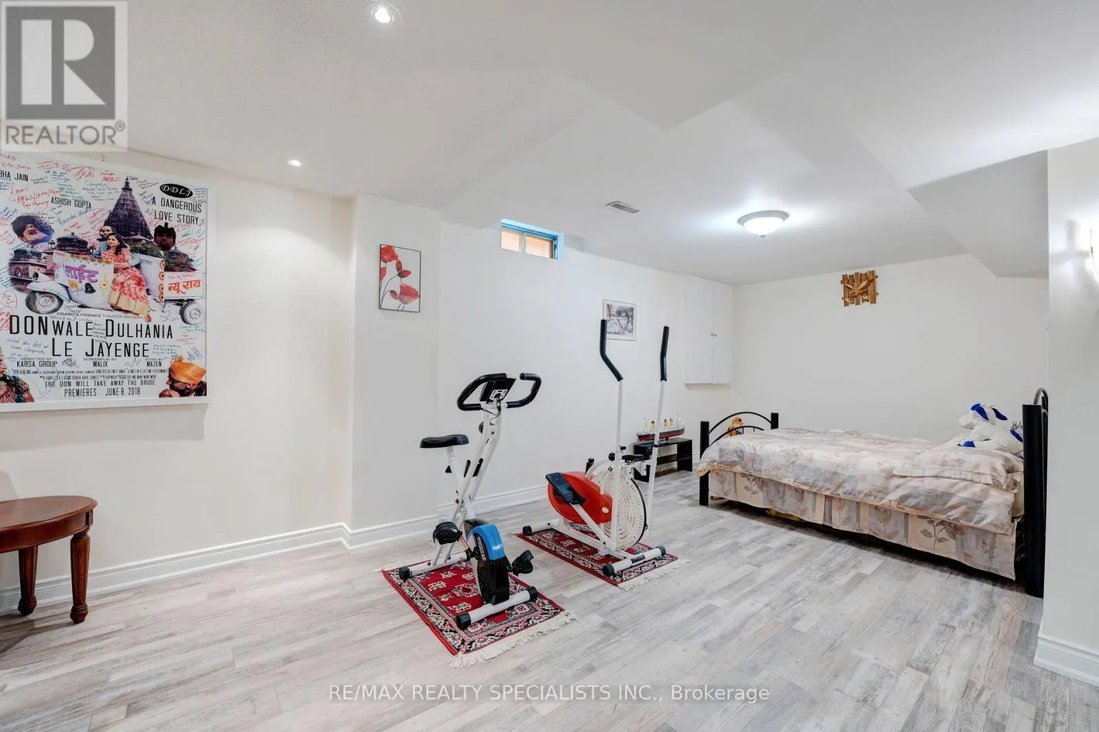 36 DEVONSLEIGH BOULEVARD