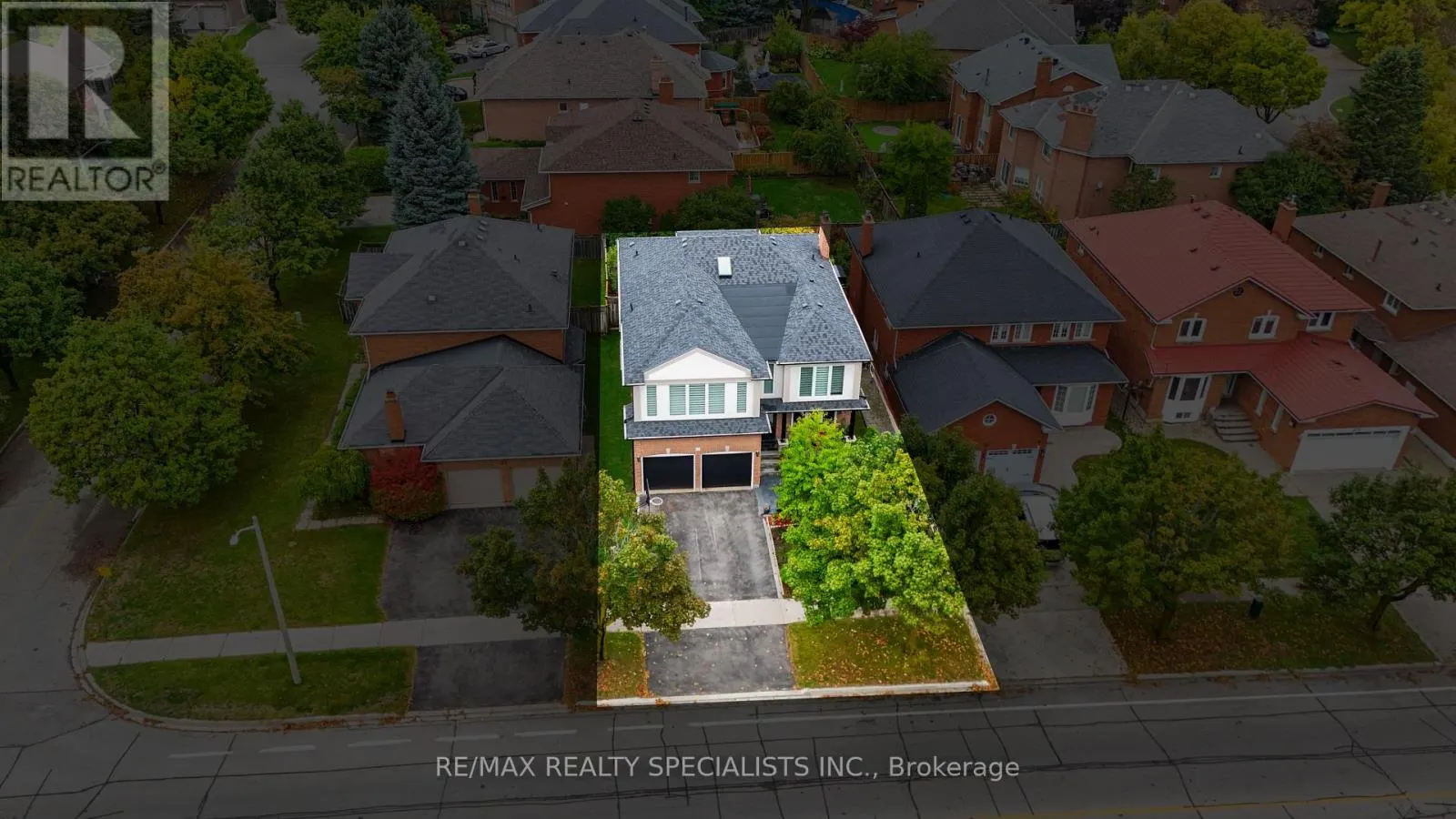 36 DEVONSLEIGH BOULEVARD