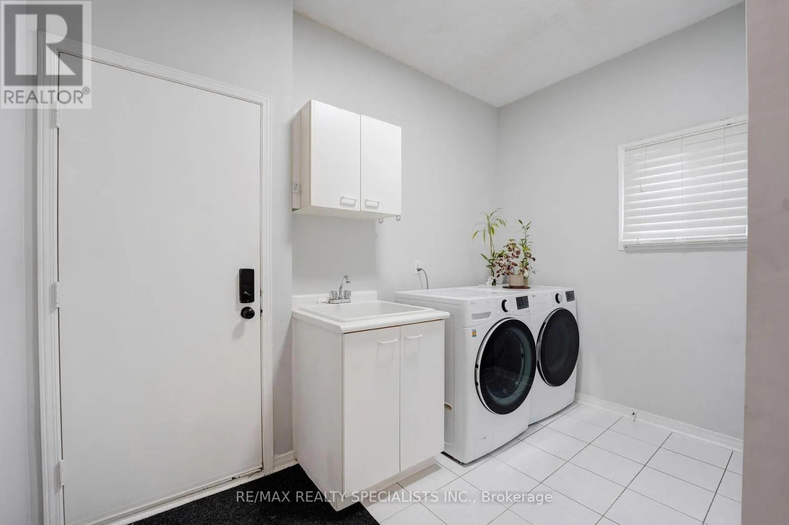 36 DEVONSLEIGH BOULEVARD