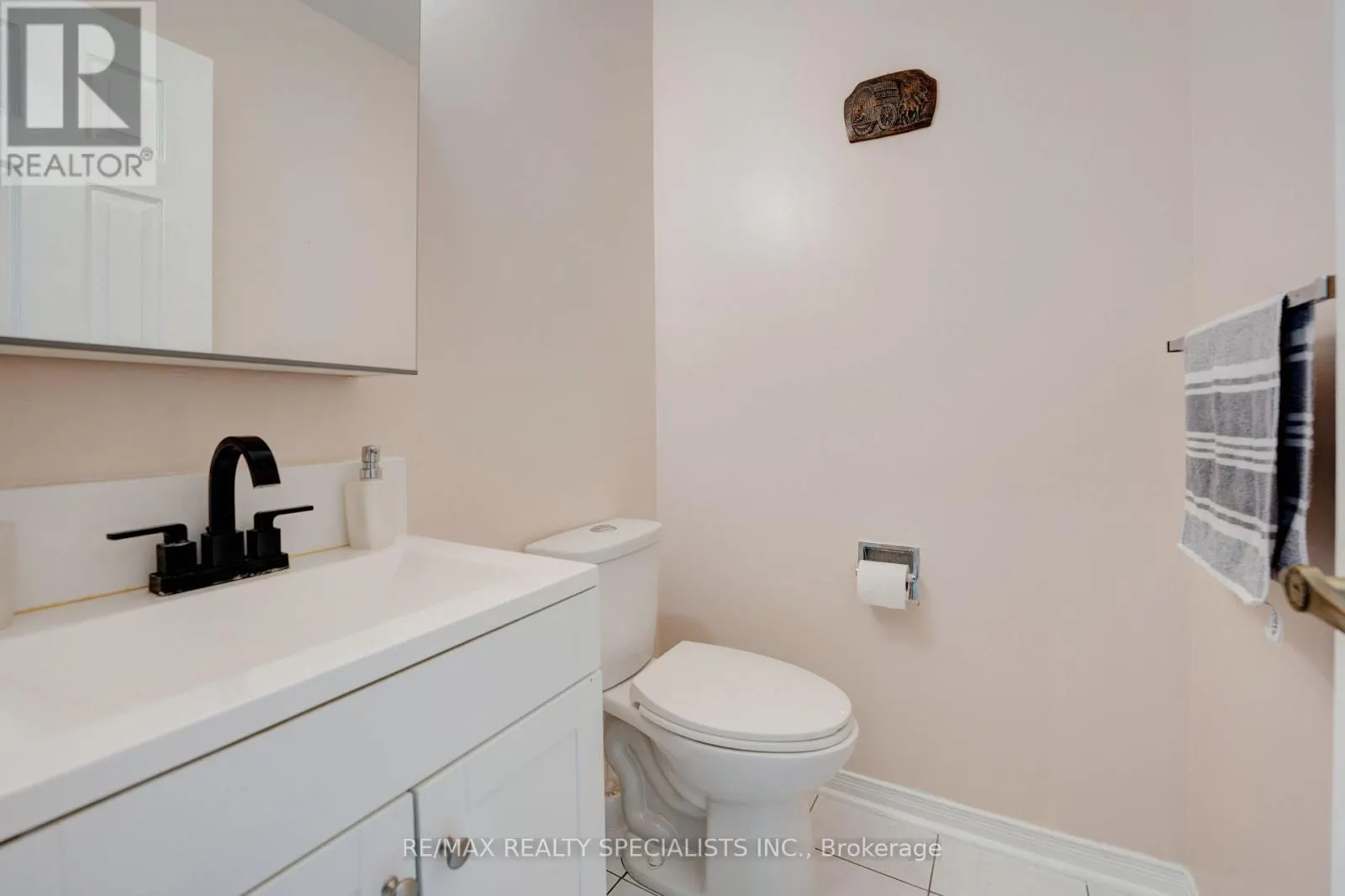 36 DEVONSLEIGH BOULEVARD