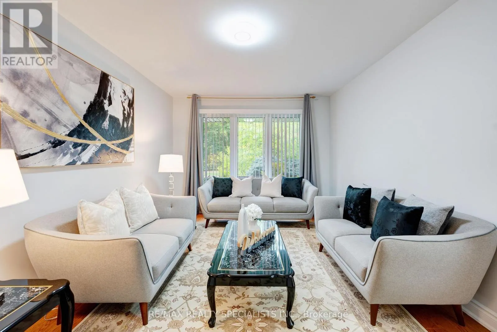 36 DEVONSLEIGH BOULEVARD