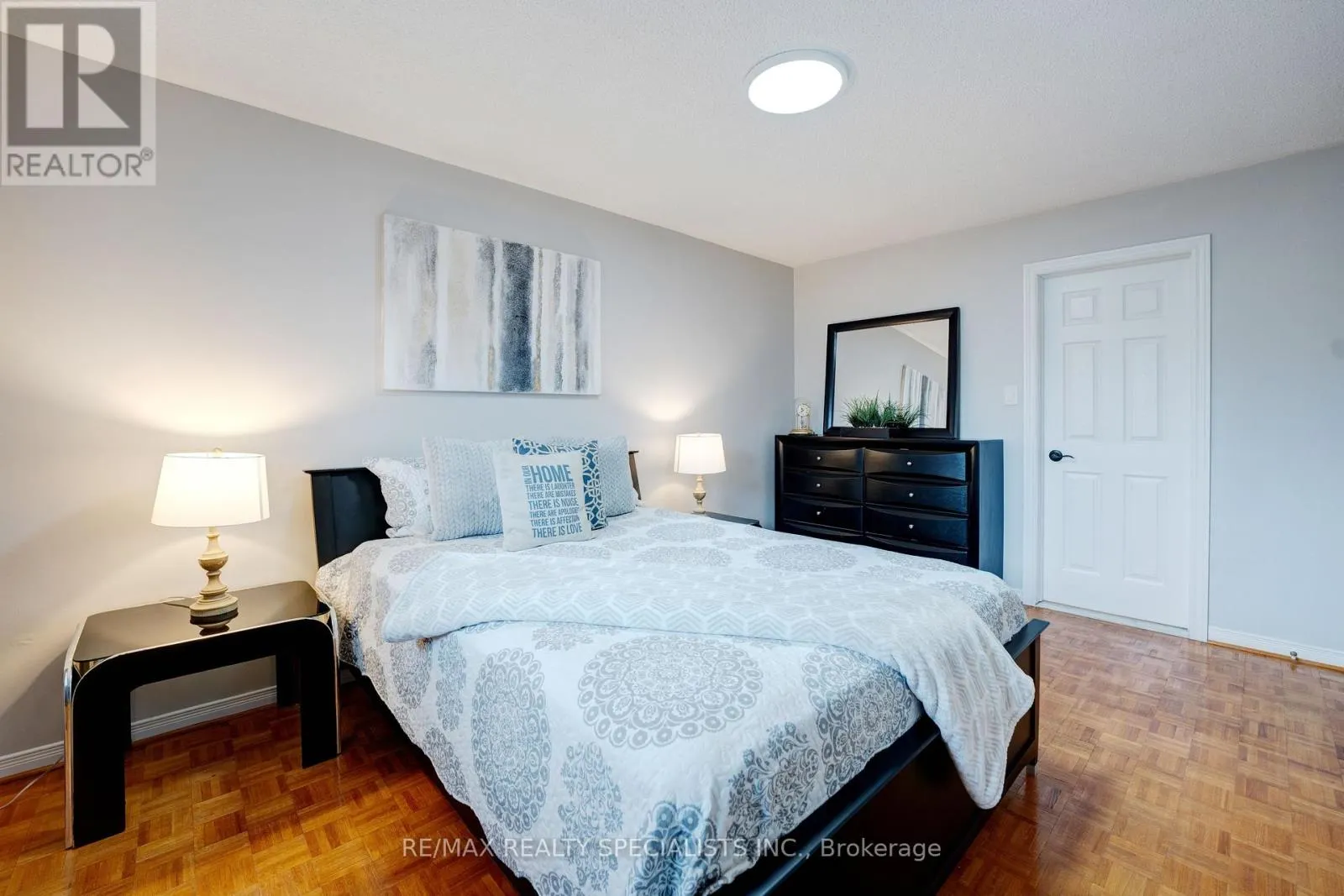 36 DEVONSLEIGH BOULEVARD