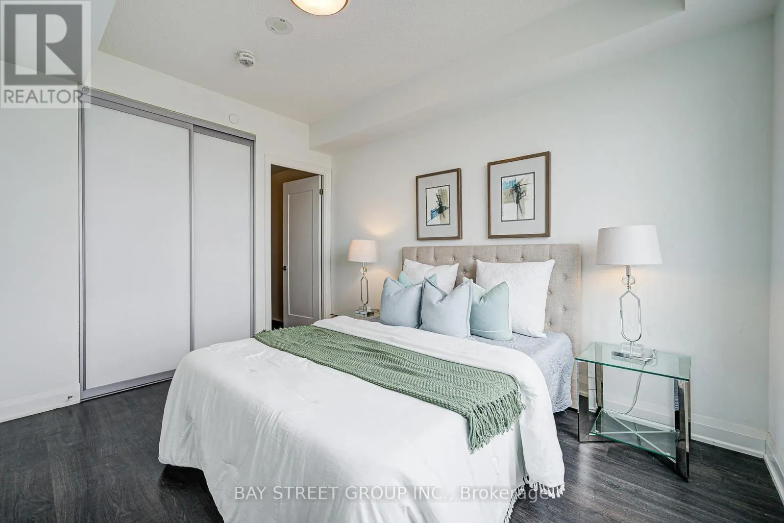 1606 - 398 HIGHWAY 7 E