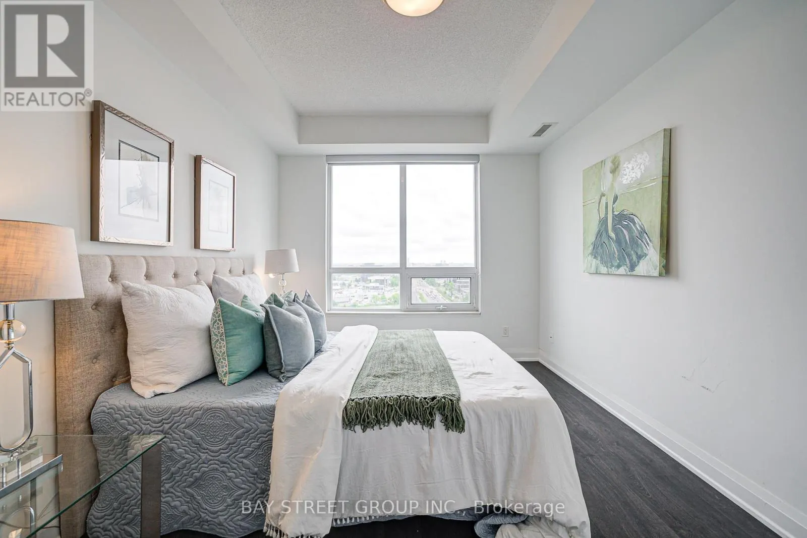 1606 - 398 HIGHWAY 7 E