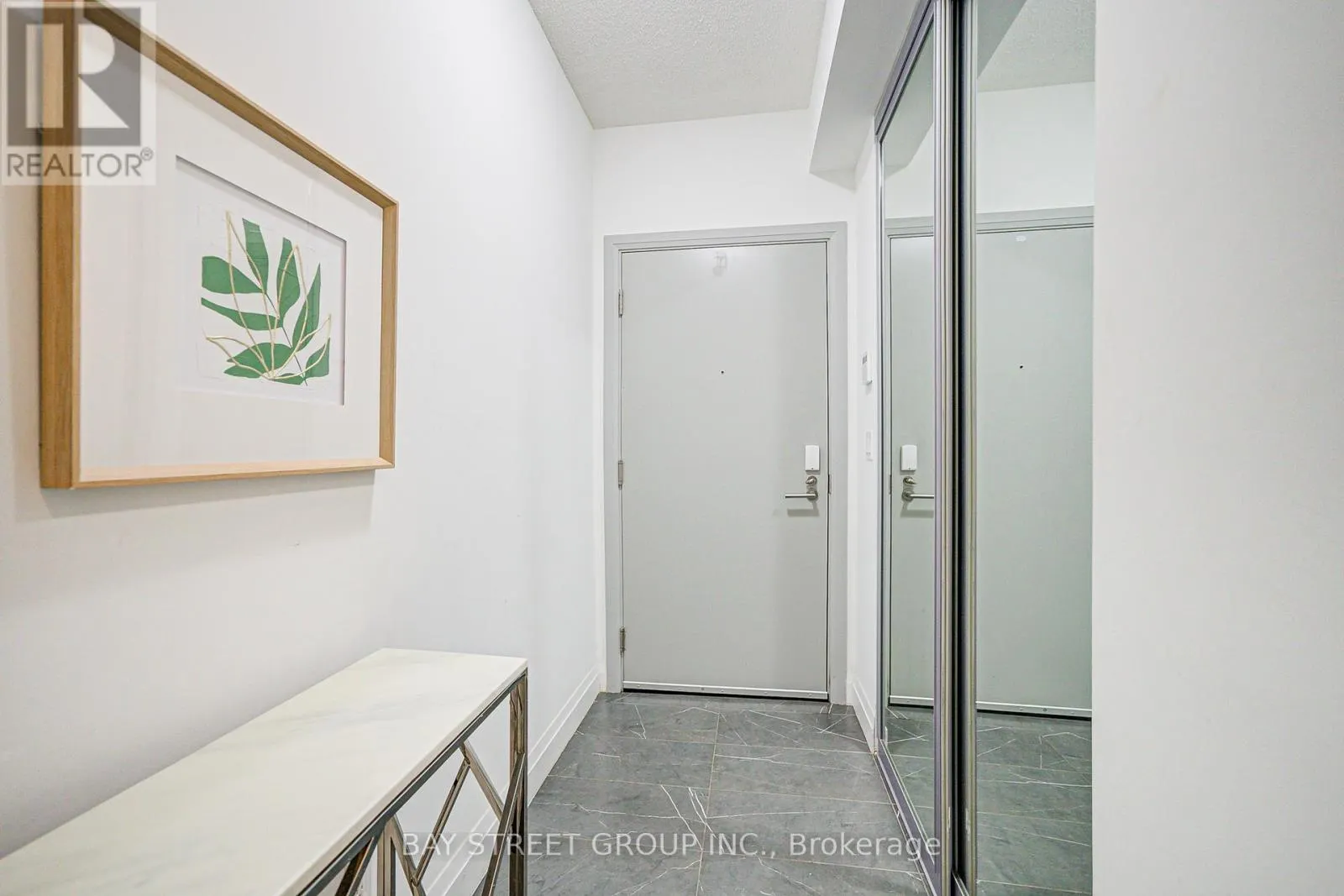 1606 - 398 HIGHWAY 7 E