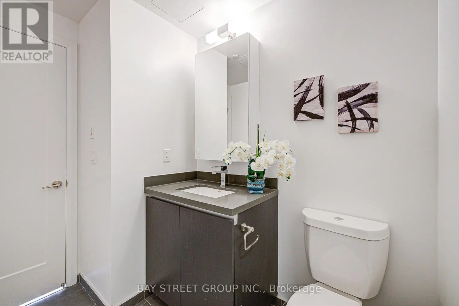 1606 - 398 HIGHWAY 7 E