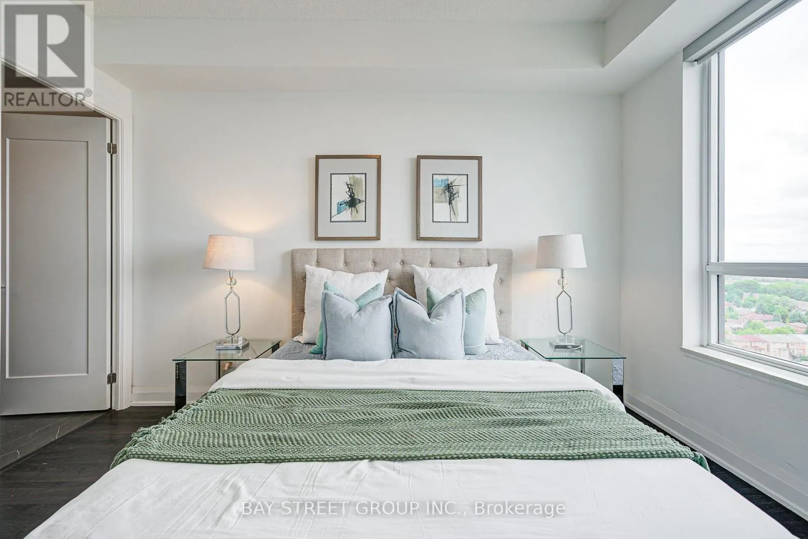 1606 - 398 HIGHWAY 7 E