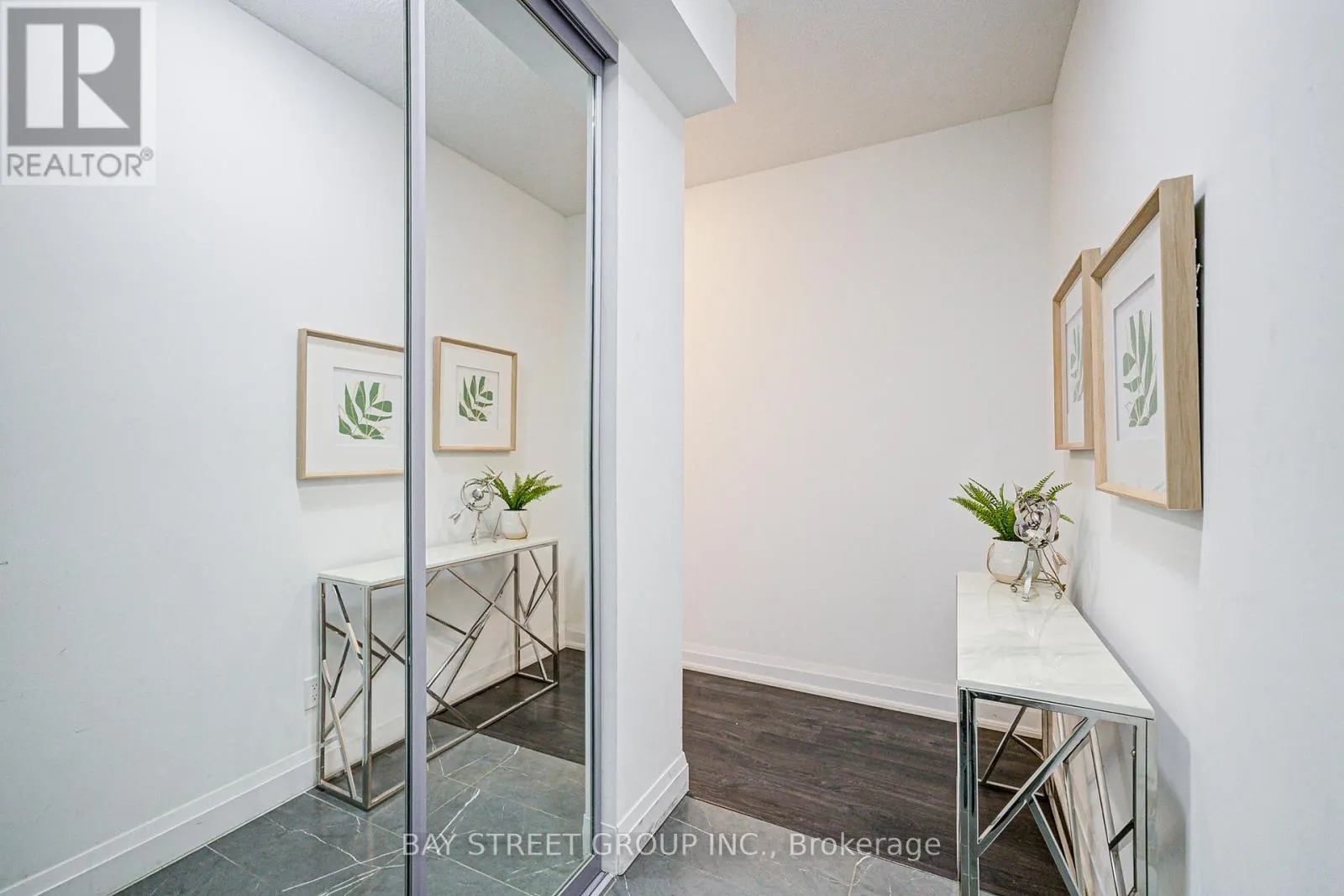 1606 - 398 HIGHWAY 7 E