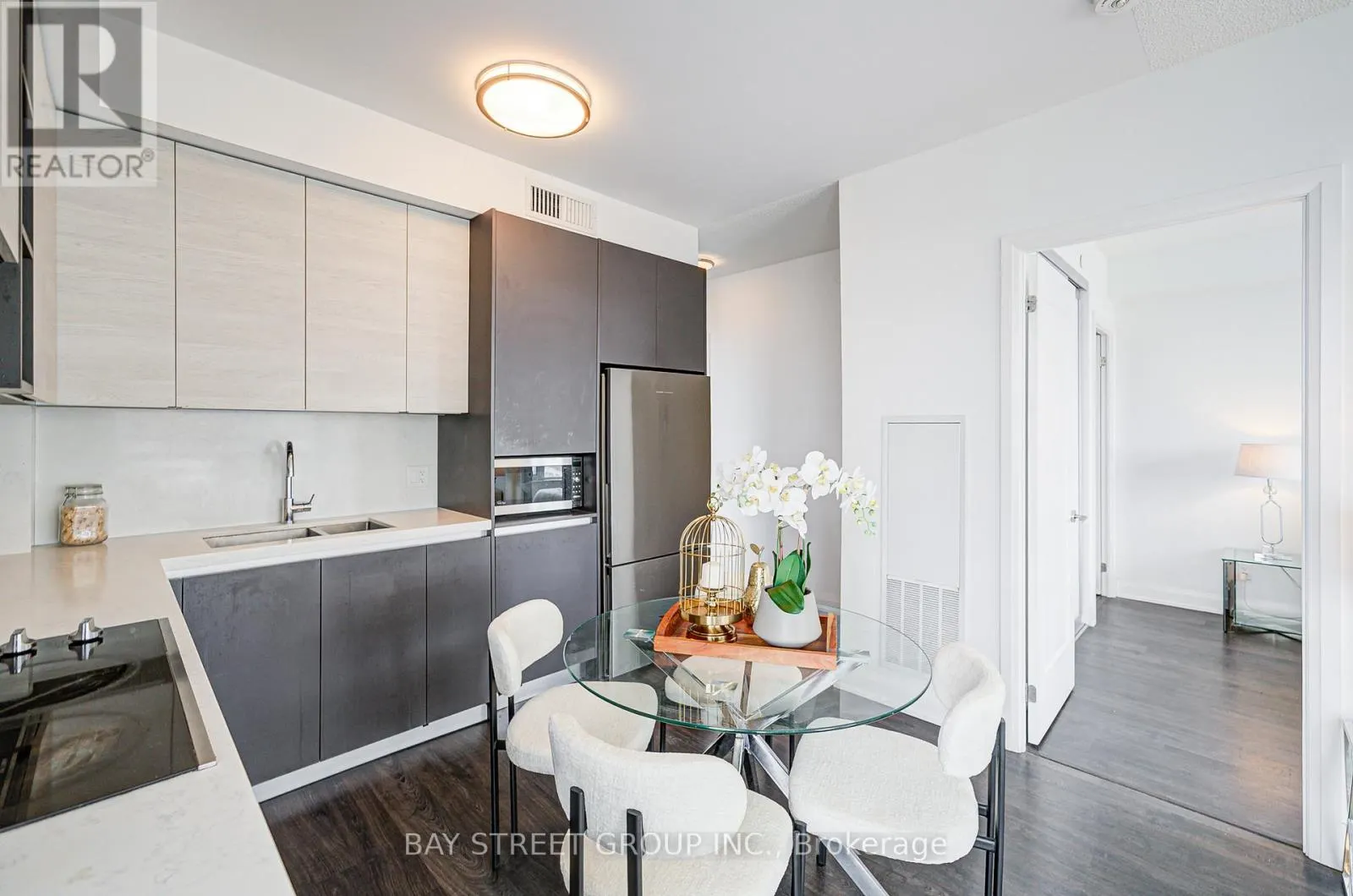 1606 - 398 HIGHWAY 7 E