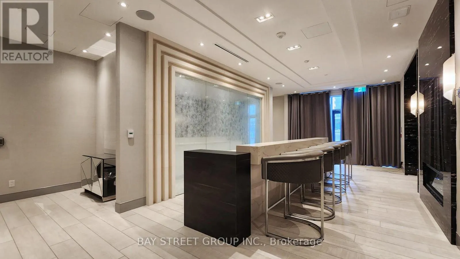 1606 - 398 HIGHWAY 7 E