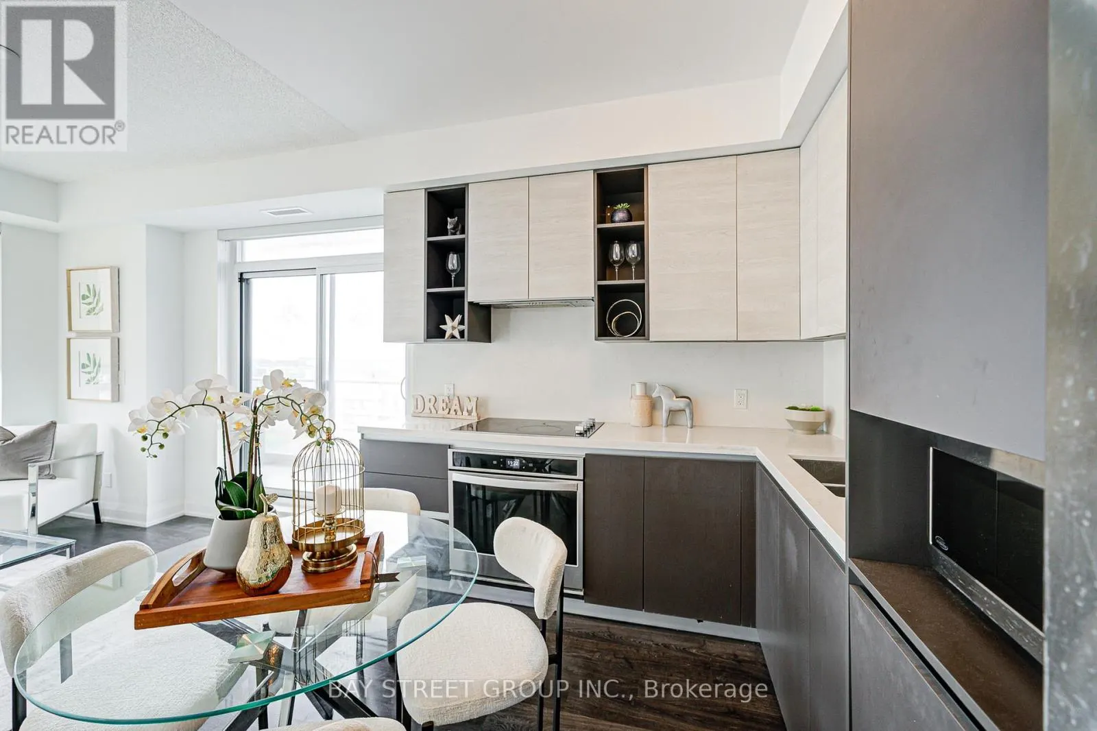 1606 - 398 HIGHWAY 7 E