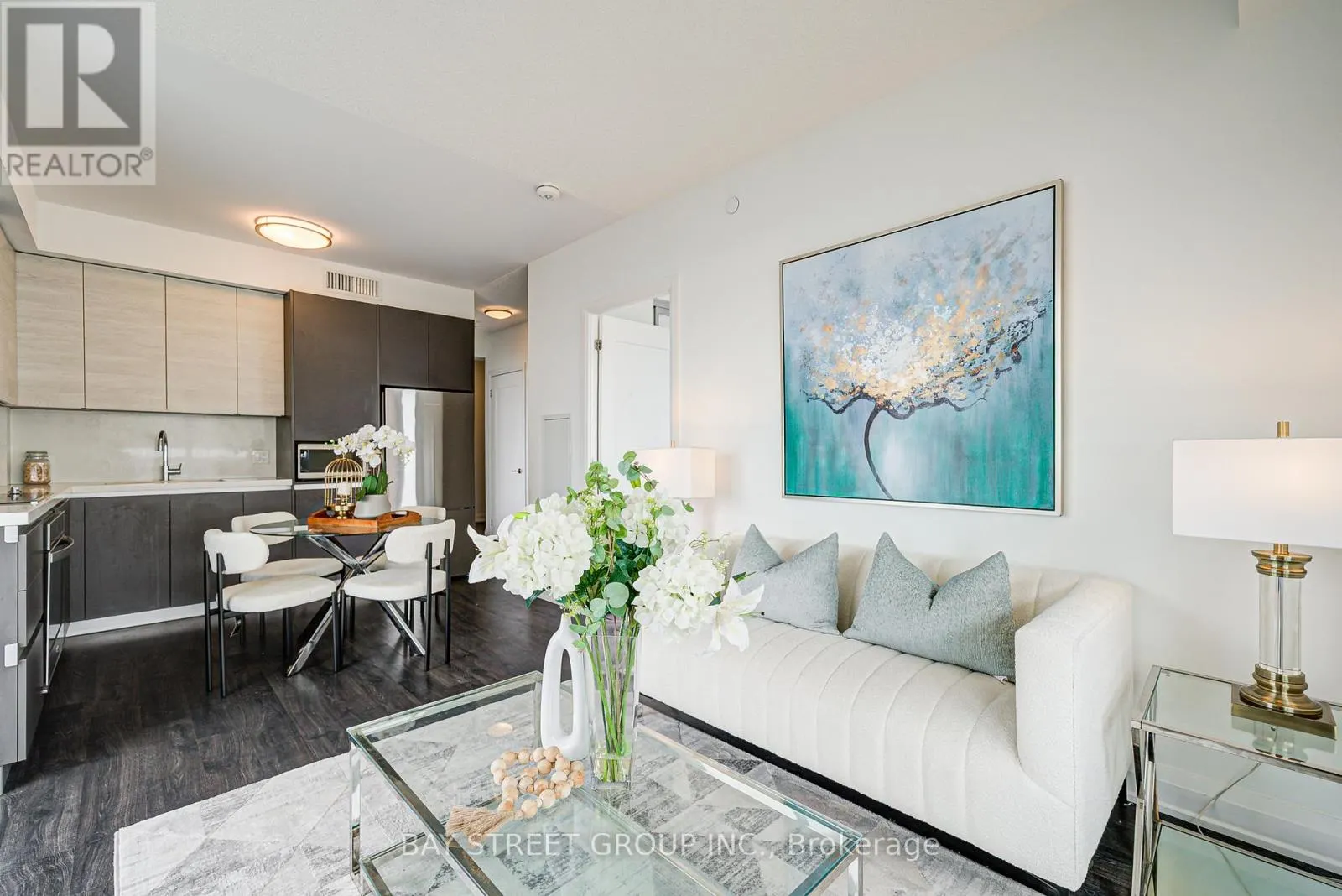 1606 - 398 HIGHWAY 7 E