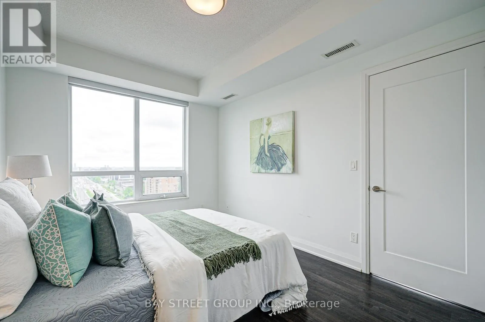 1606 - 398 HIGHWAY 7 E