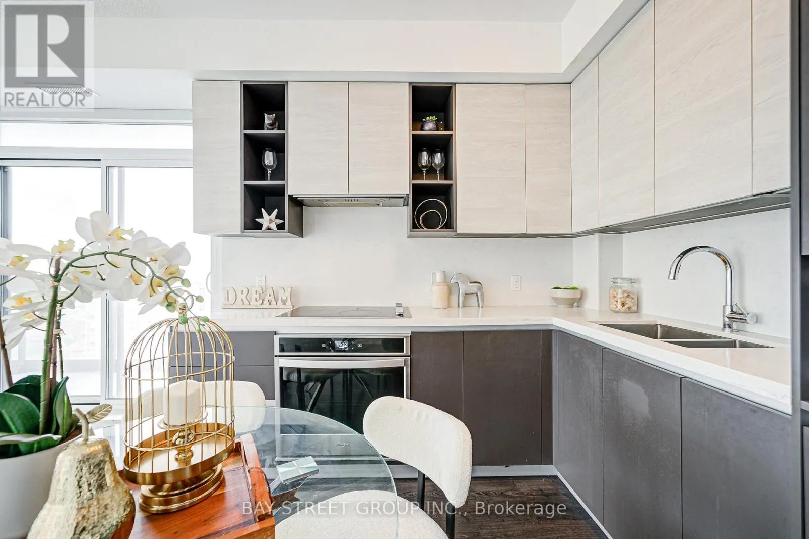 1606 - 398 HIGHWAY 7 E