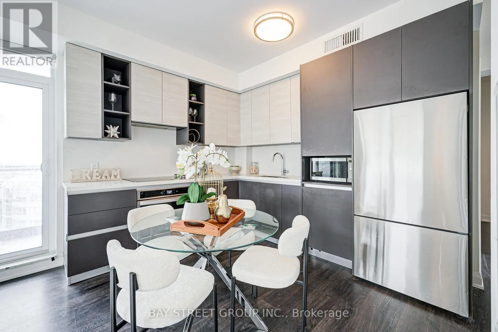 1606 - 398 HIGHWAY 7 E