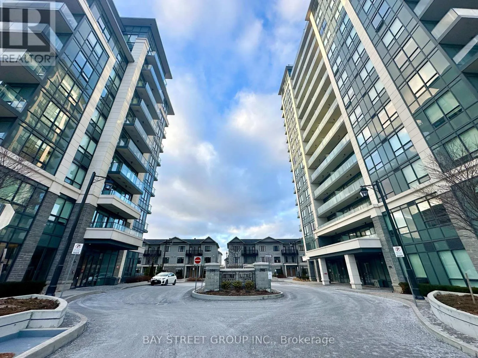 1606 - 398 HIGHWAY 7 E