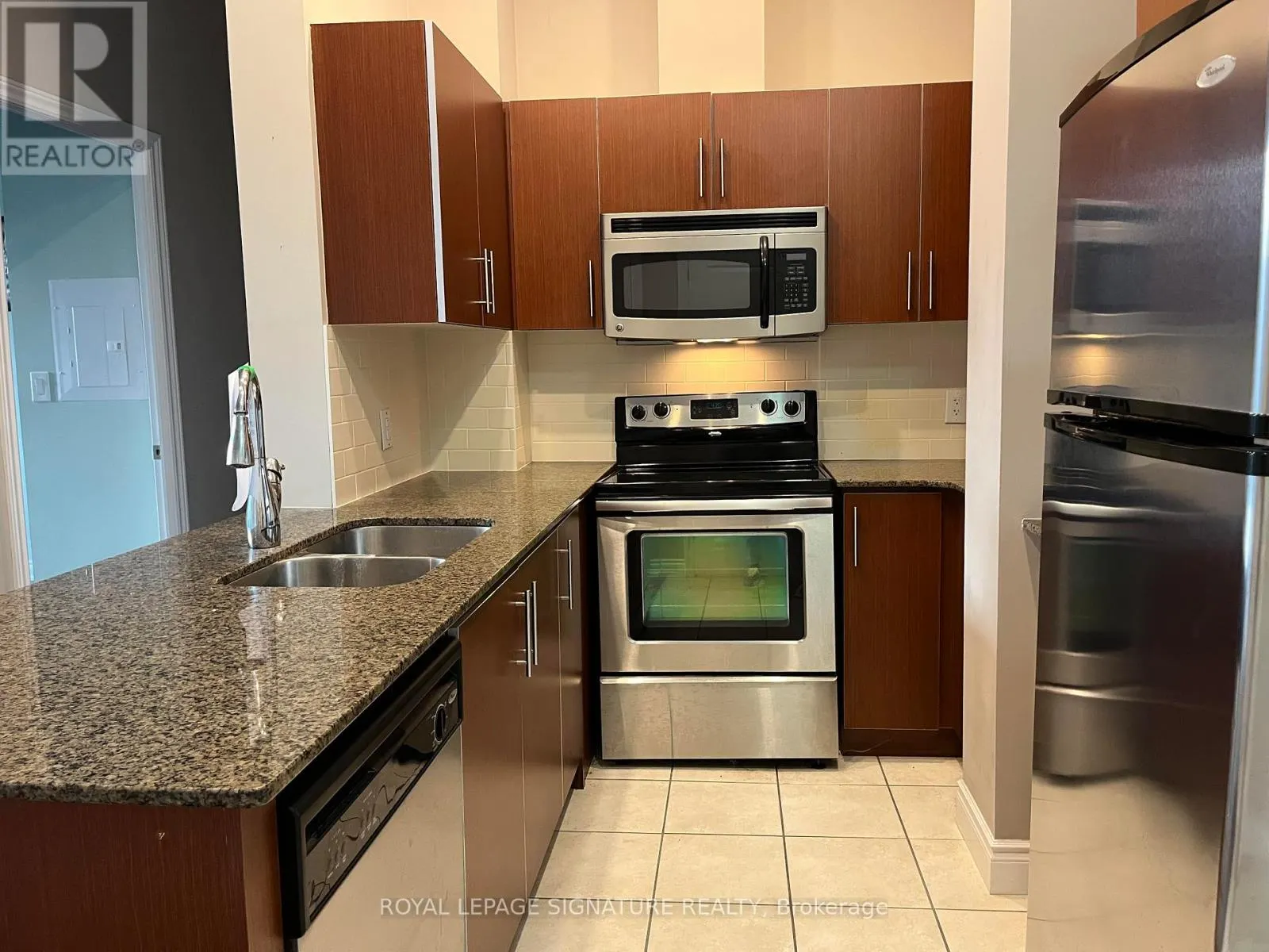 A32 - 281 WOODBRIDGE AVENUE