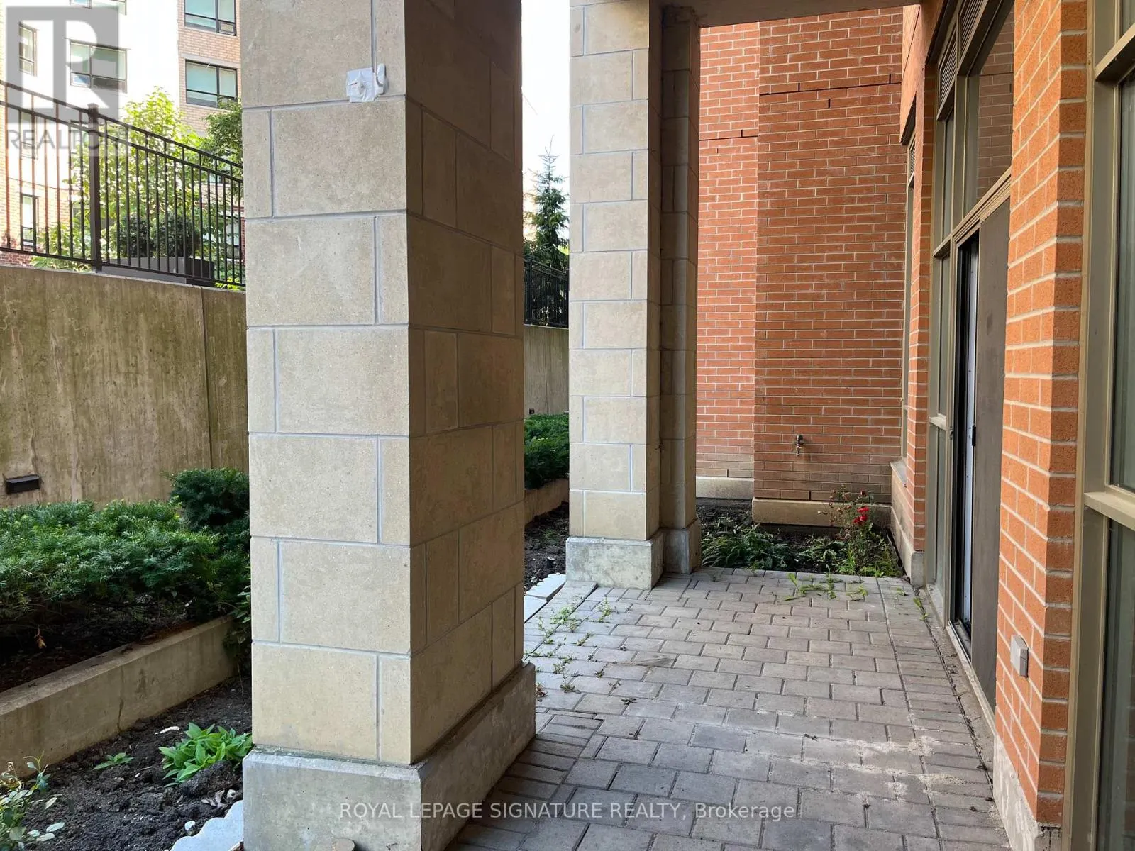 A32 - 281 WOODBRIDGE AVENUE