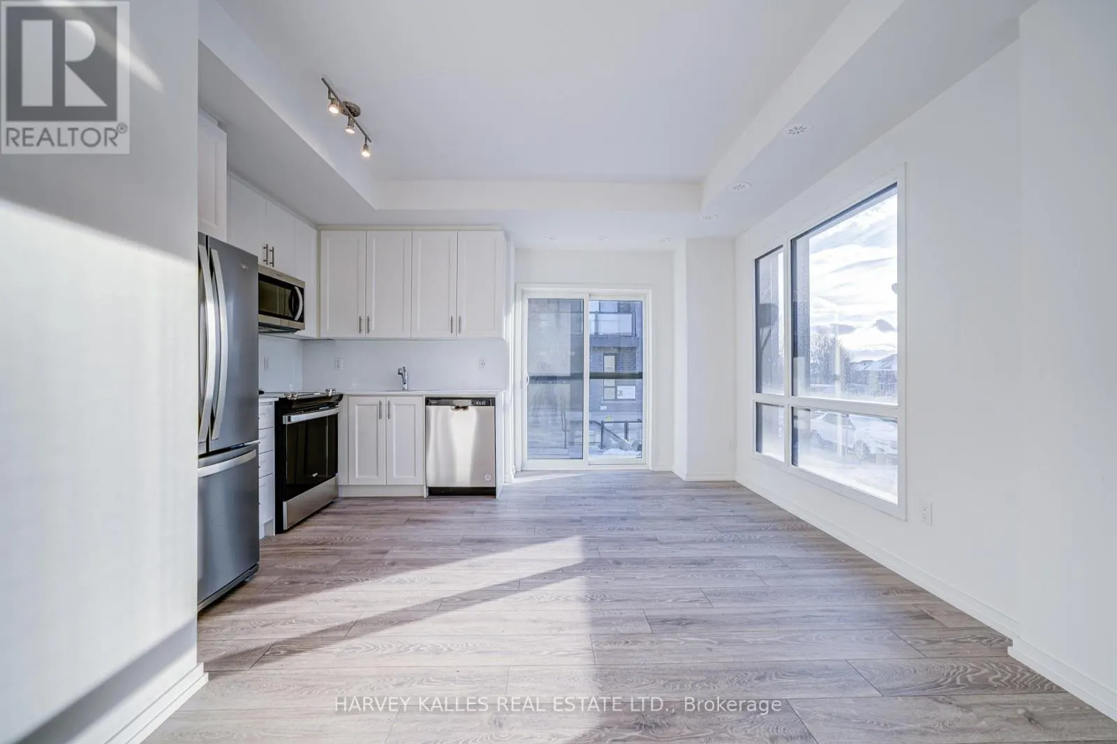 2 - 11 LYTHAM GREEN CIRCLE