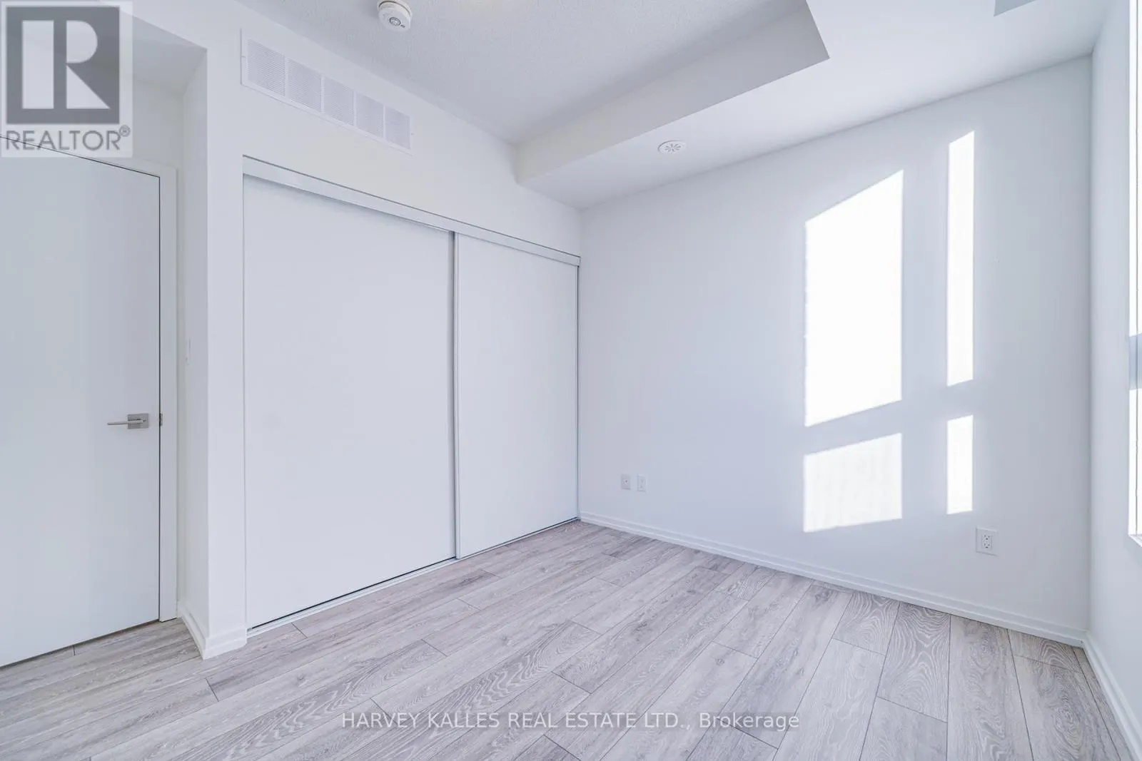 2 - 11 LYTHAM GREEN CIRCLE