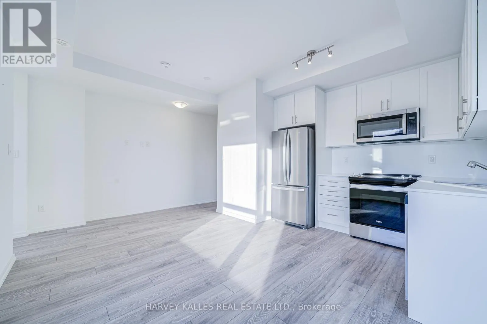 2 - 11 LYTHAM GREEN CIRCLE