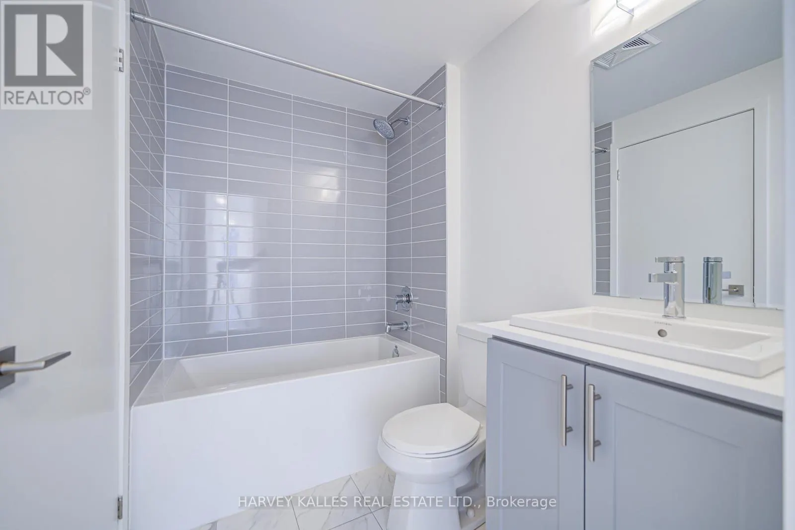 2 - 11 LYTHAM GREEN CIRCLE