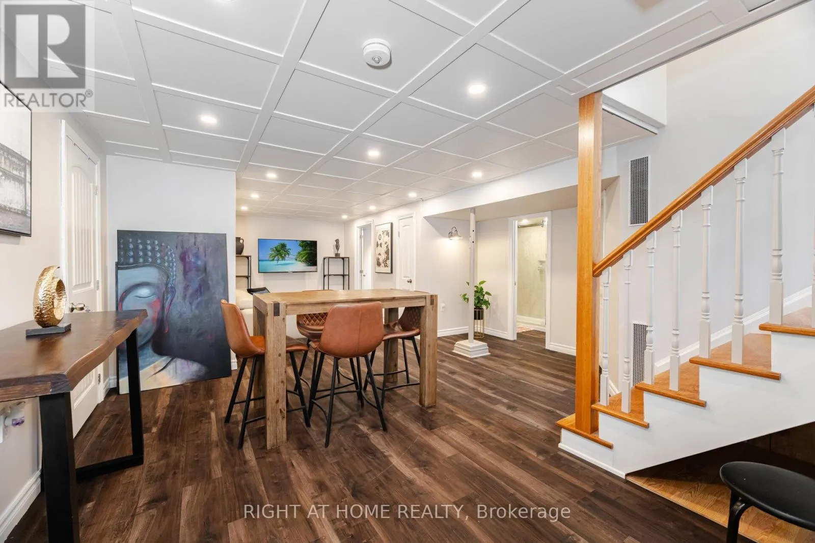 ENTIRE HOUSE - 15 KEMANO ROAD