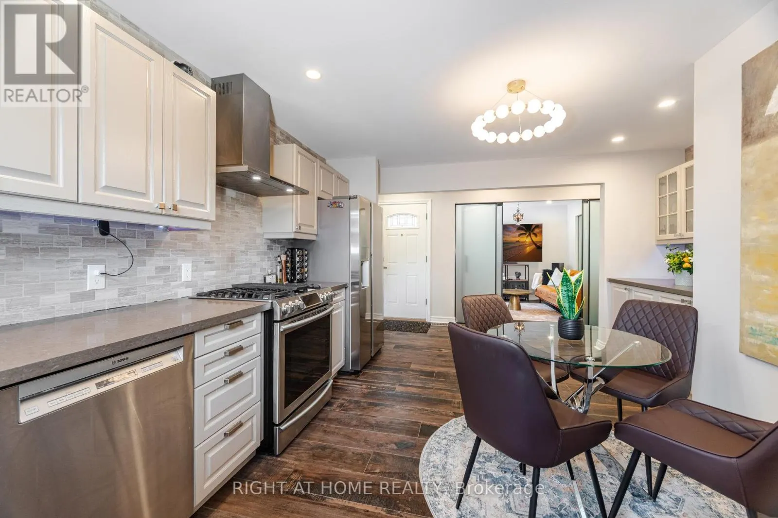 ENTIRE HOUSE - 15 KEMANO ROAD