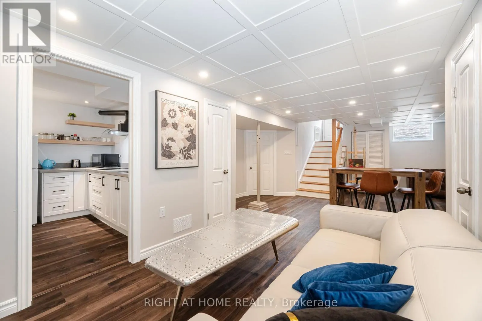 ENTIRE HOUSE - 15 KEMANO ROAD