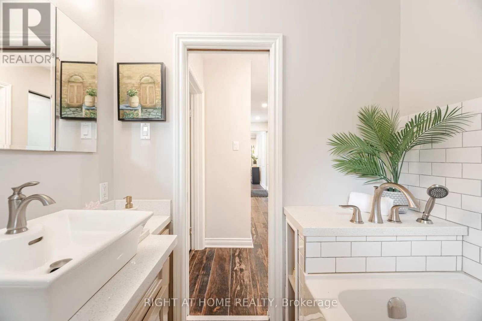 ENTIRE HOUSE - 15 KEMANO ROAD