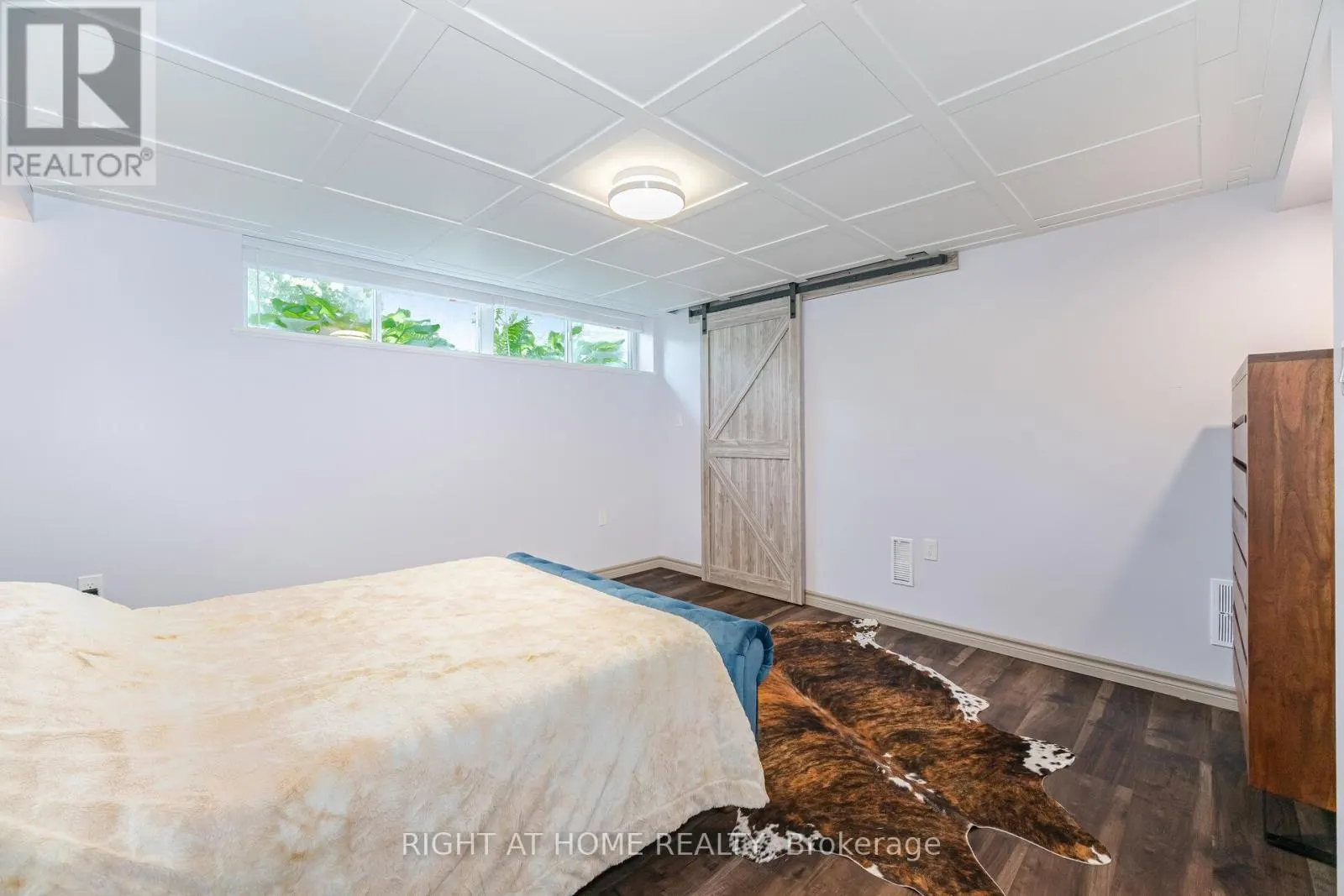 ENTIRE HOUSE - 15 KEMANO ROAD