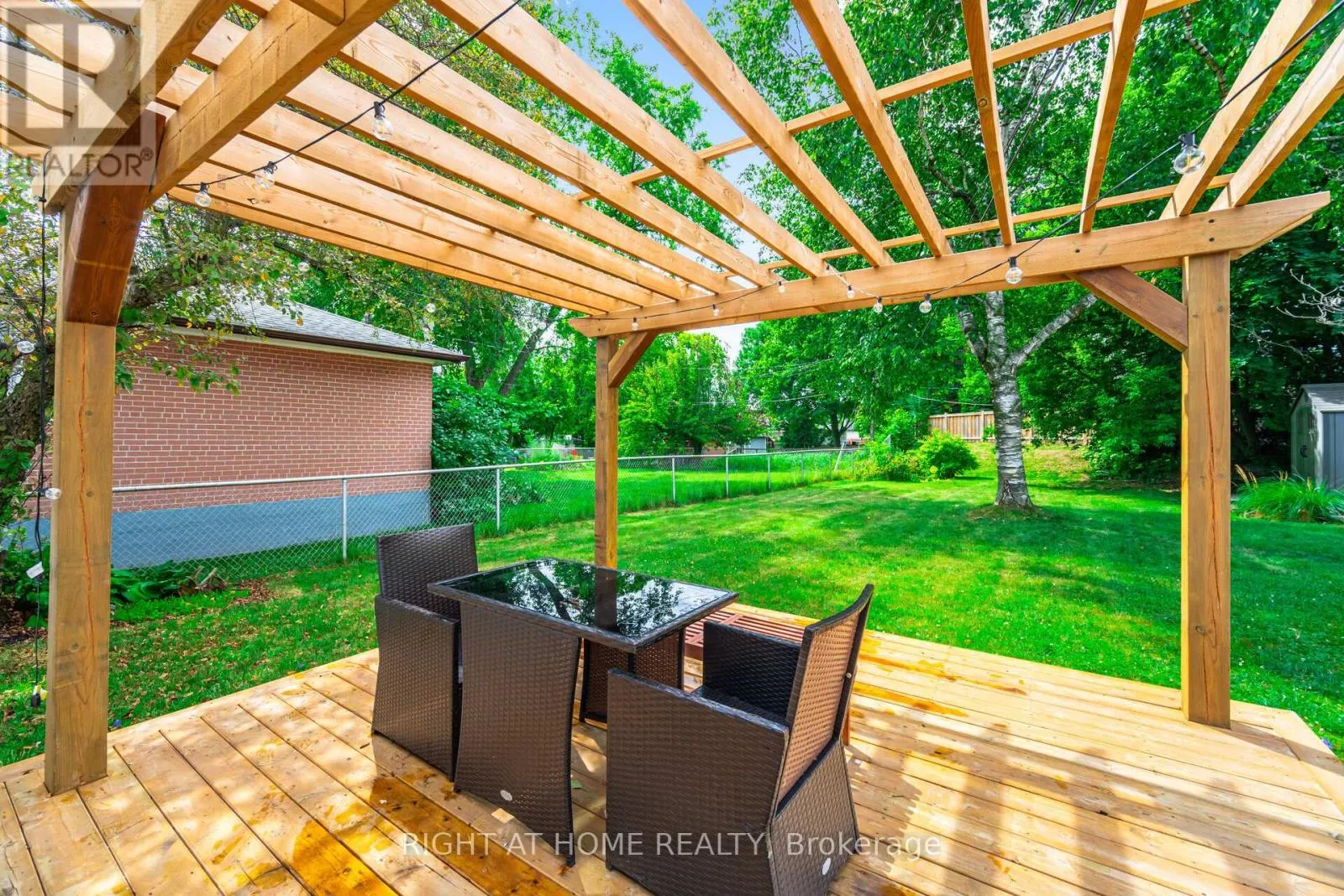 ENTIRE HOUSE - 15 KEMANO ROAD