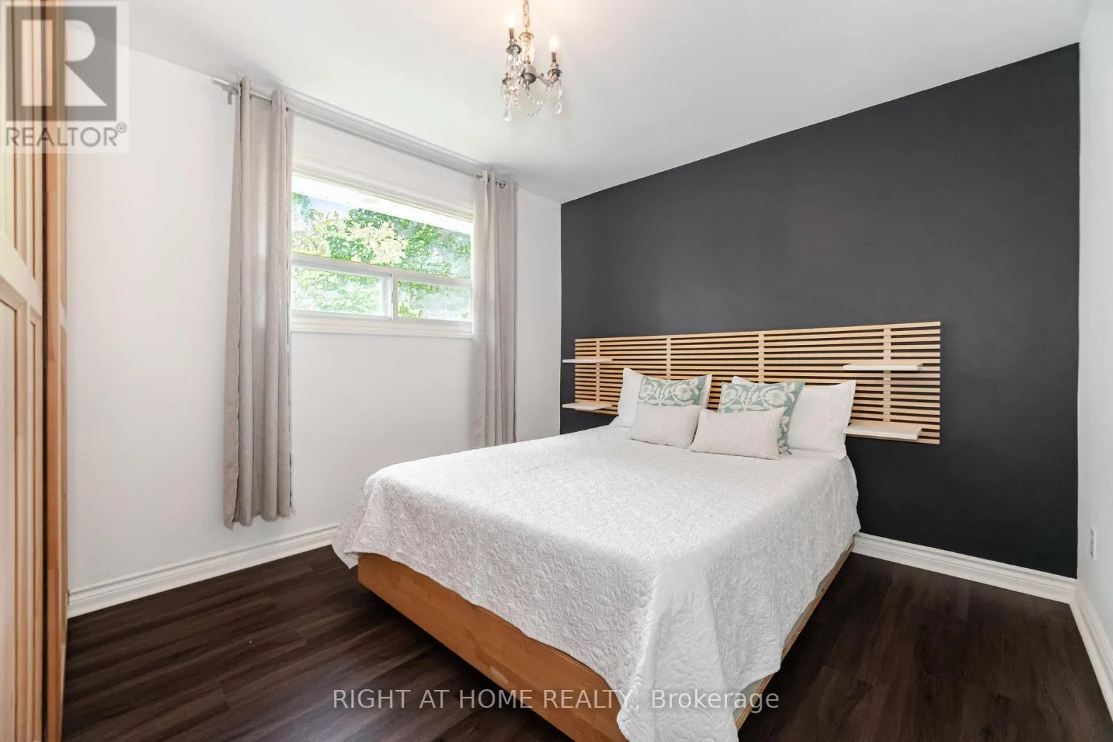 ENTIRE HOUSE - 15 KEMANO ROAD