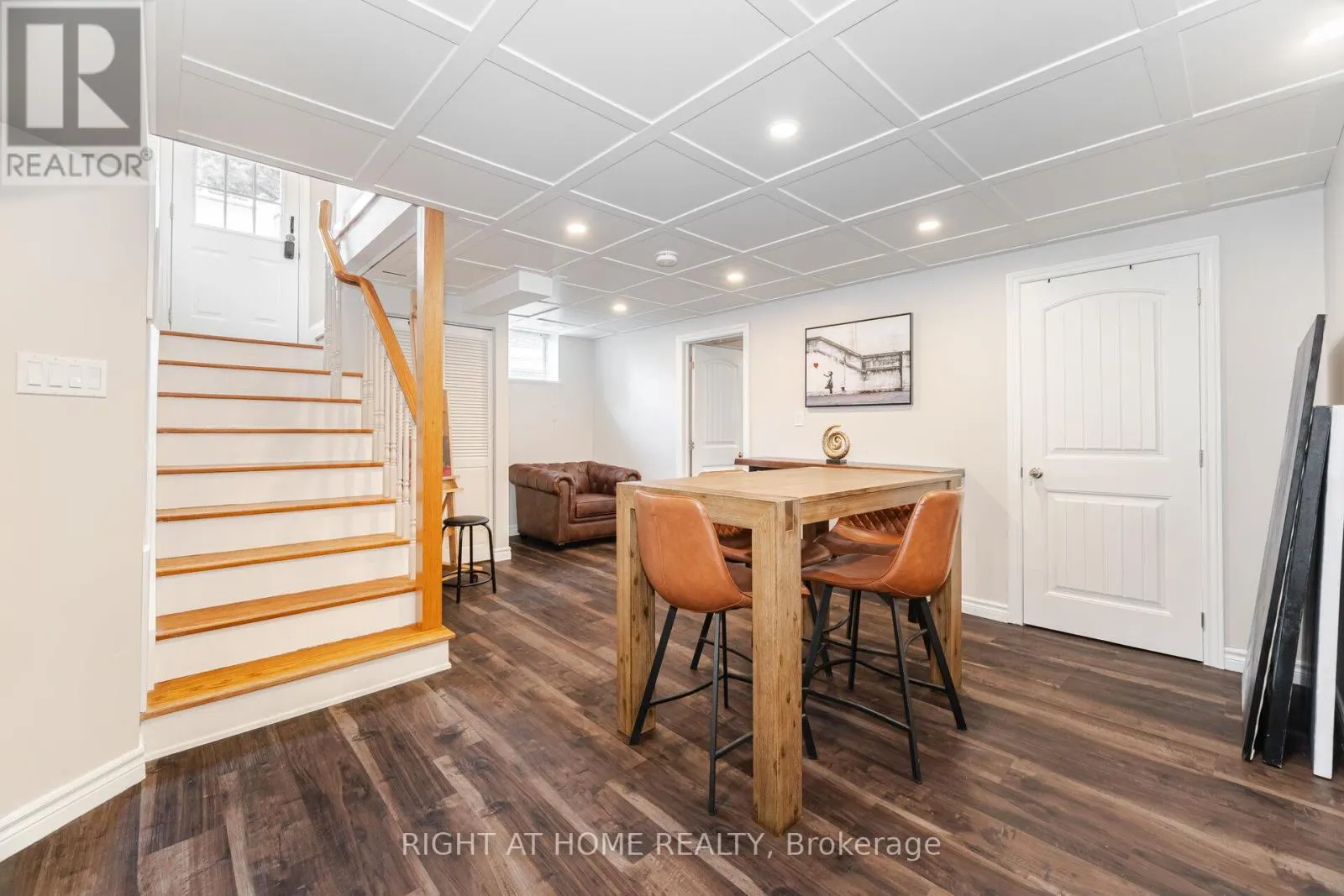 ENTIRE HOUSE - 15 KEMANO ROAD