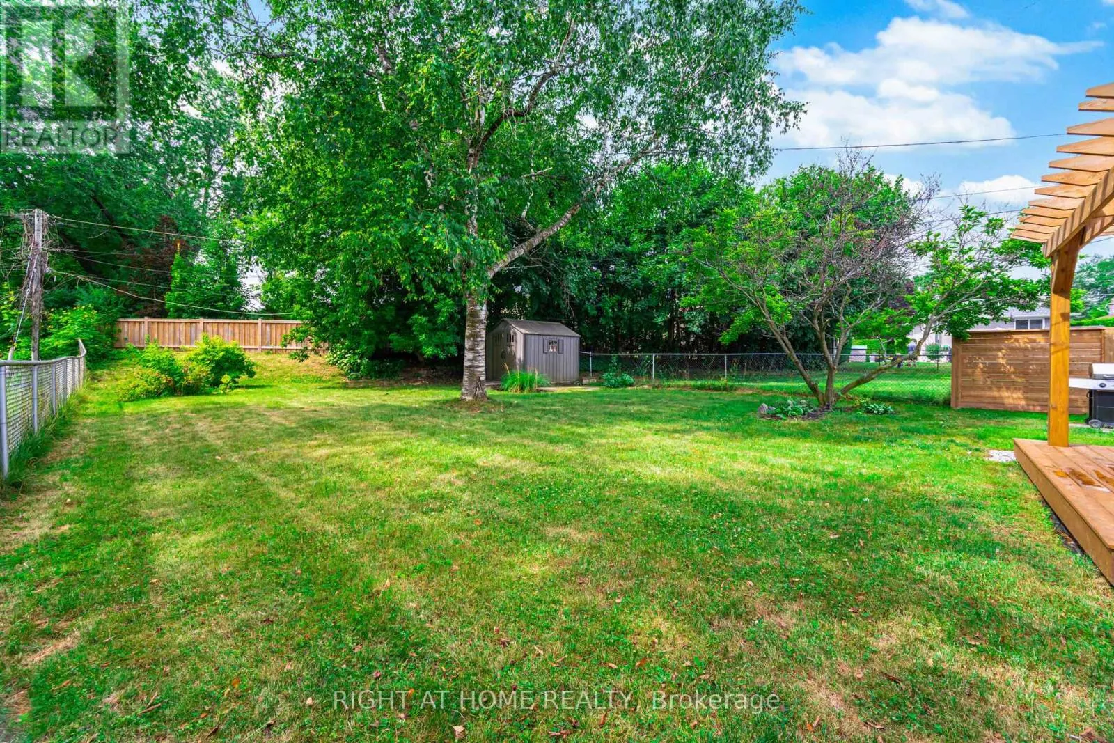 ENTIRE HOUSE - 15 KEMANO ROAD