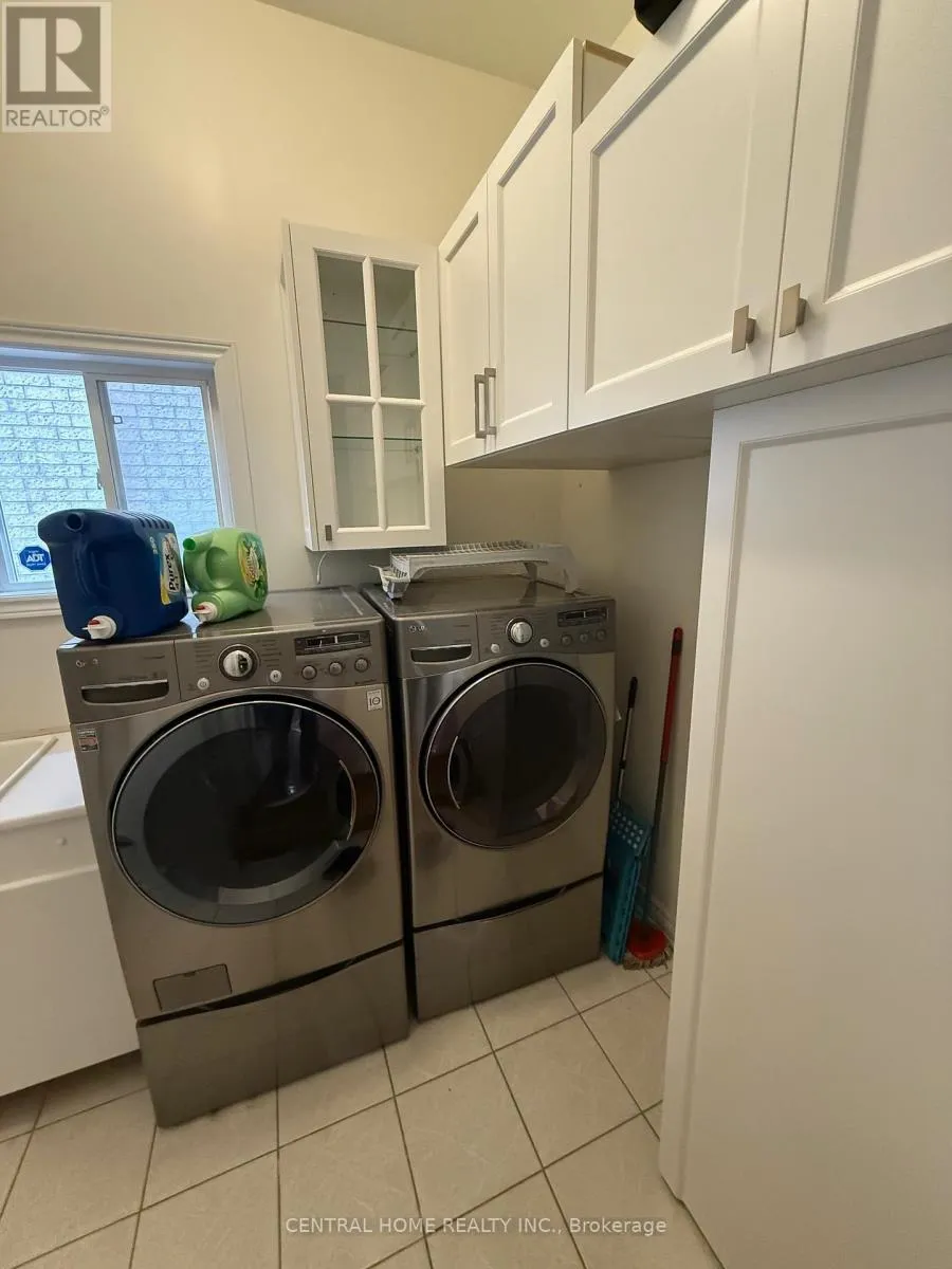 MAIN FLOOR - 89 OLD COLONY ROAD