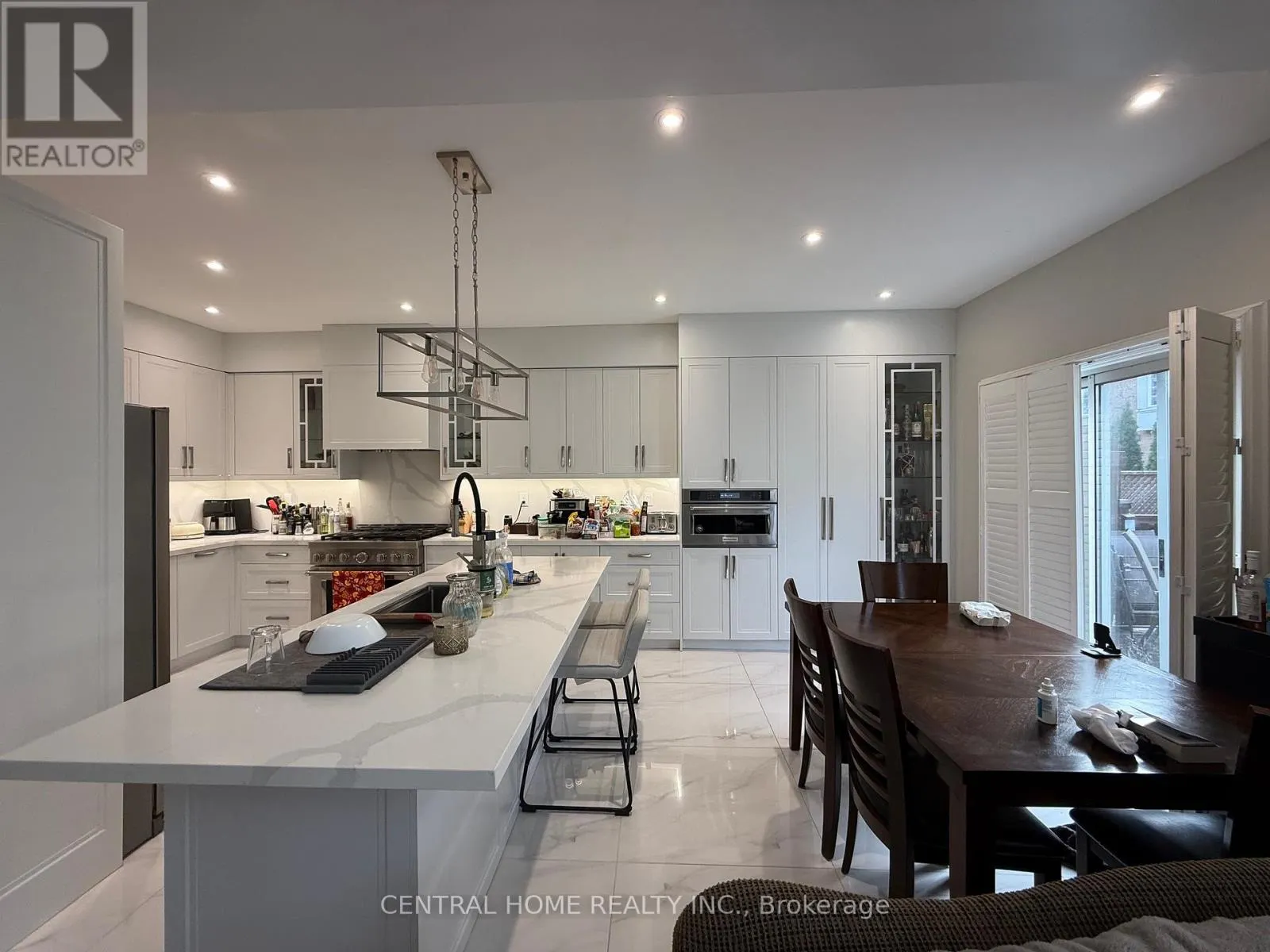 MAIN FLOOR - 89 OLD COLONY ROAD