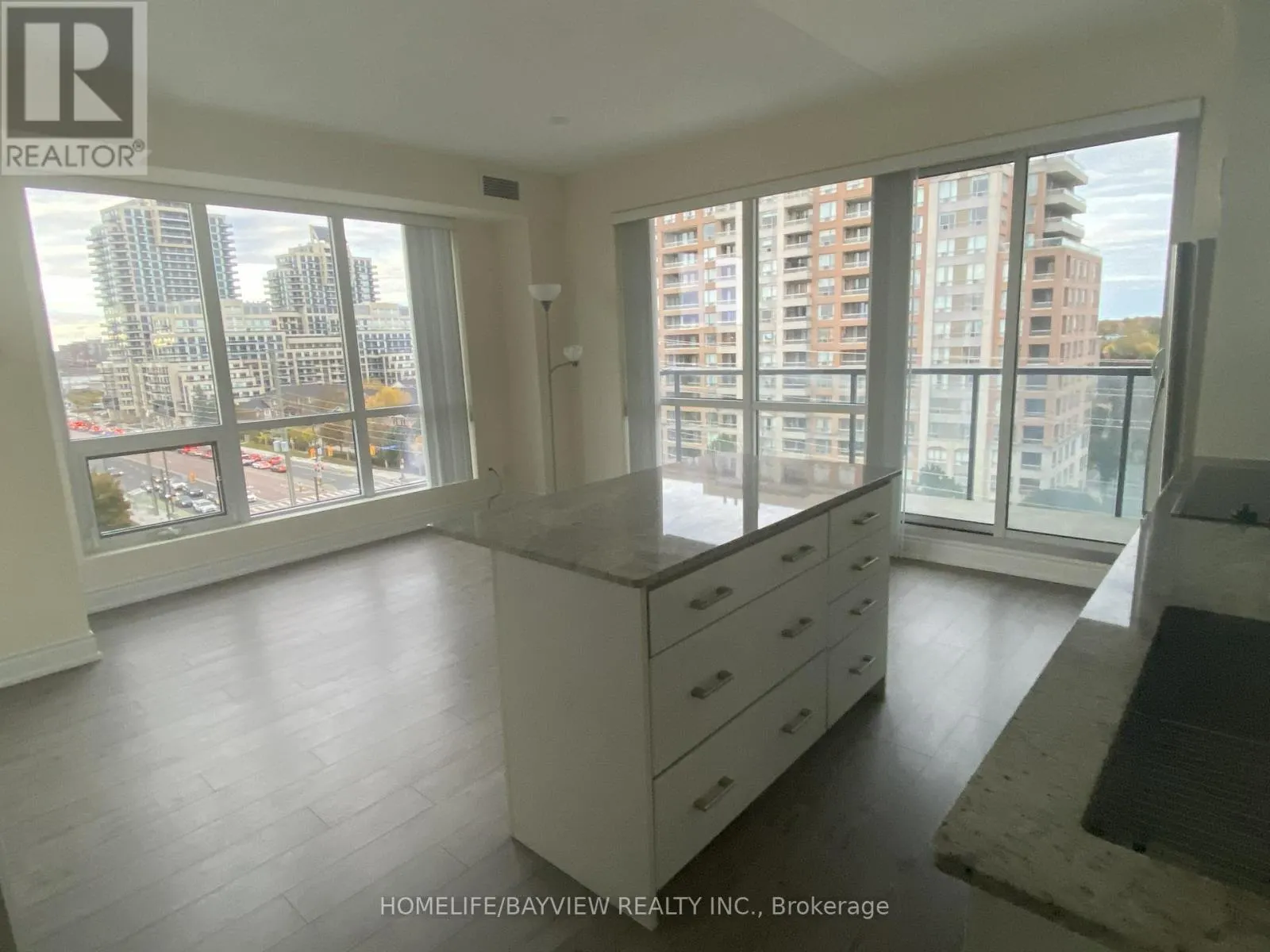 805B - 9090 YONGE STREET