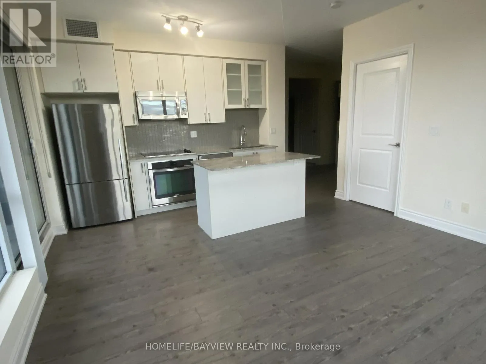 805B - 9090 YONGE STREET