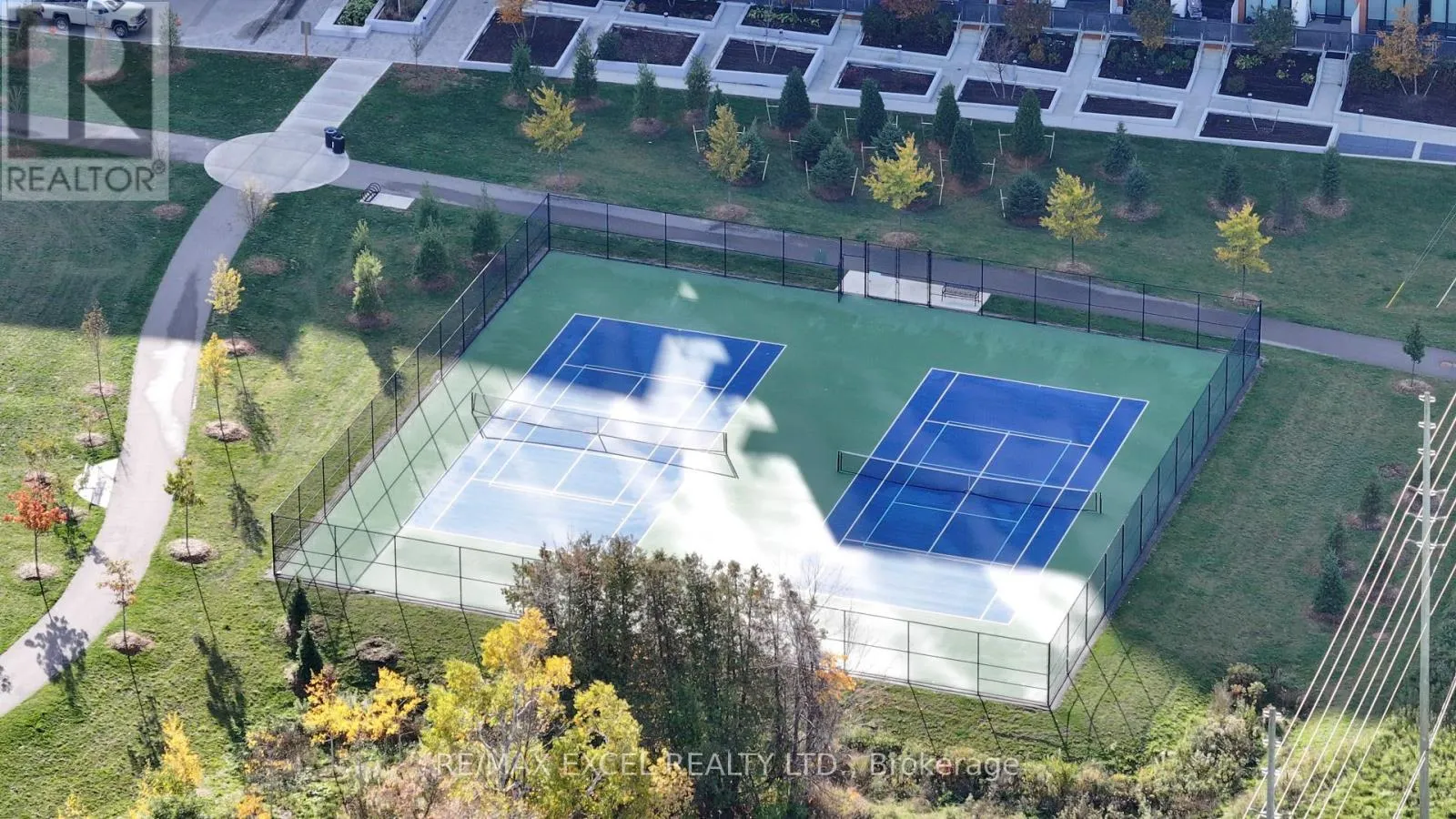 110 - 1 UPPER DUKE CRESCENT