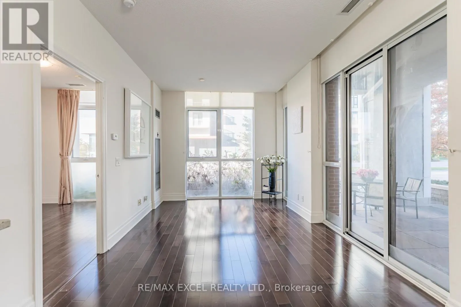 110 - 1 UPPER DUKE CRESCENT