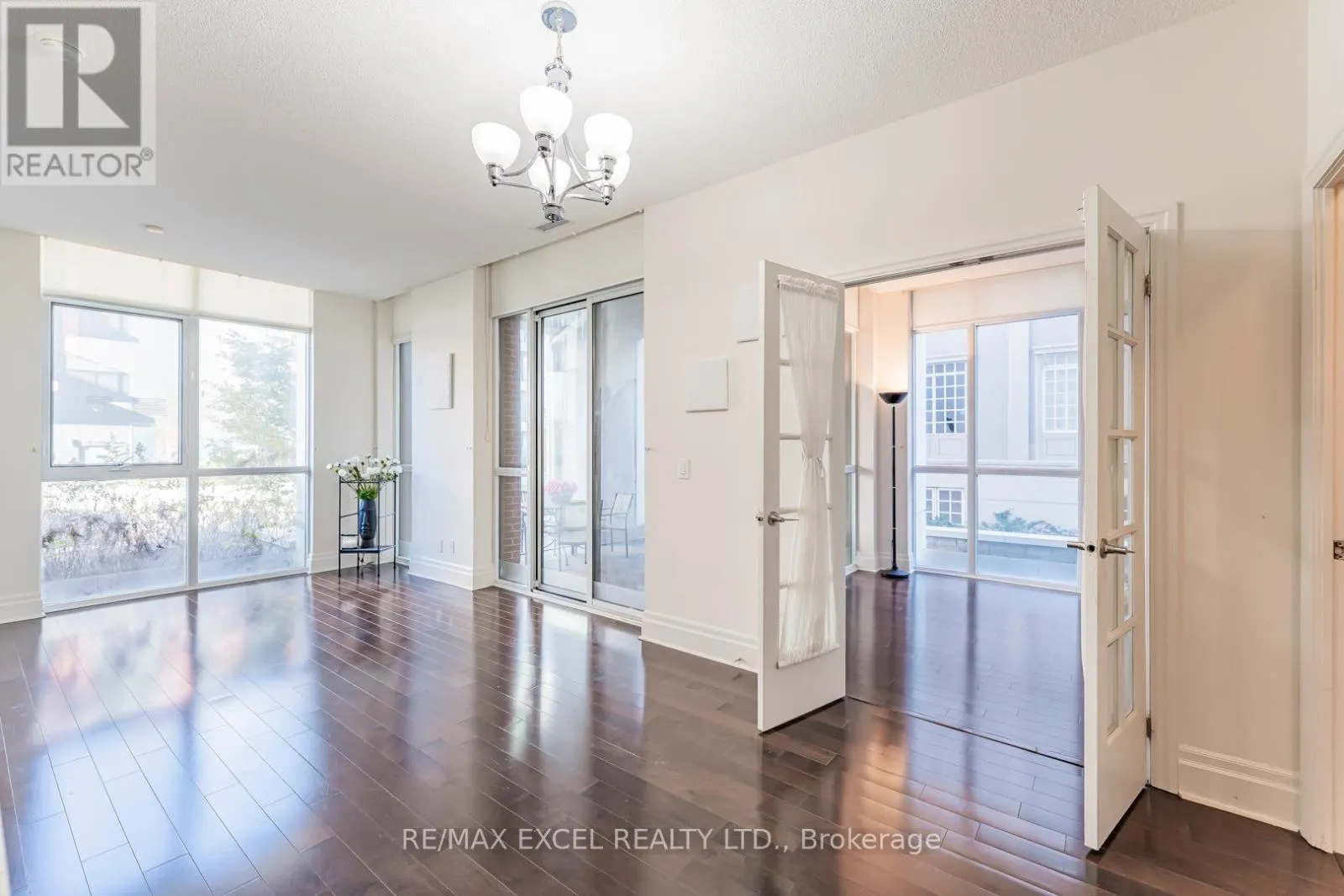 110 - 1 UPPER DUKE CRESCENT