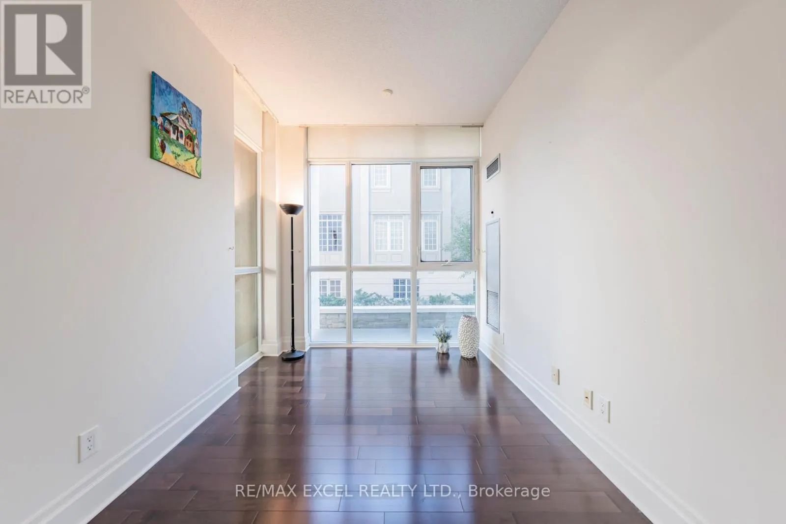 110 - 1 UPPER DUKE CRESCENT