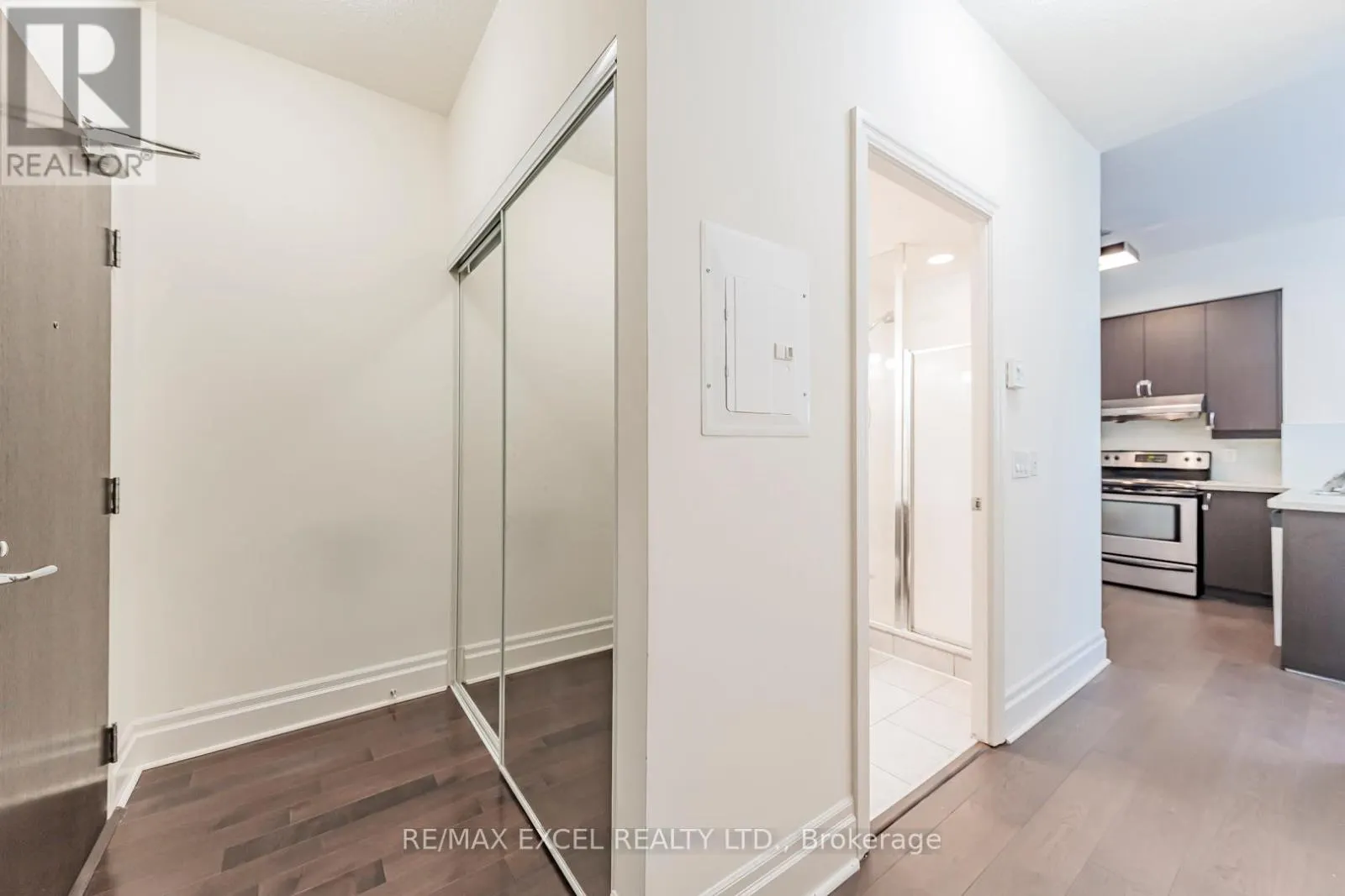 110 - 1 UPPER DUKE CRESCENT