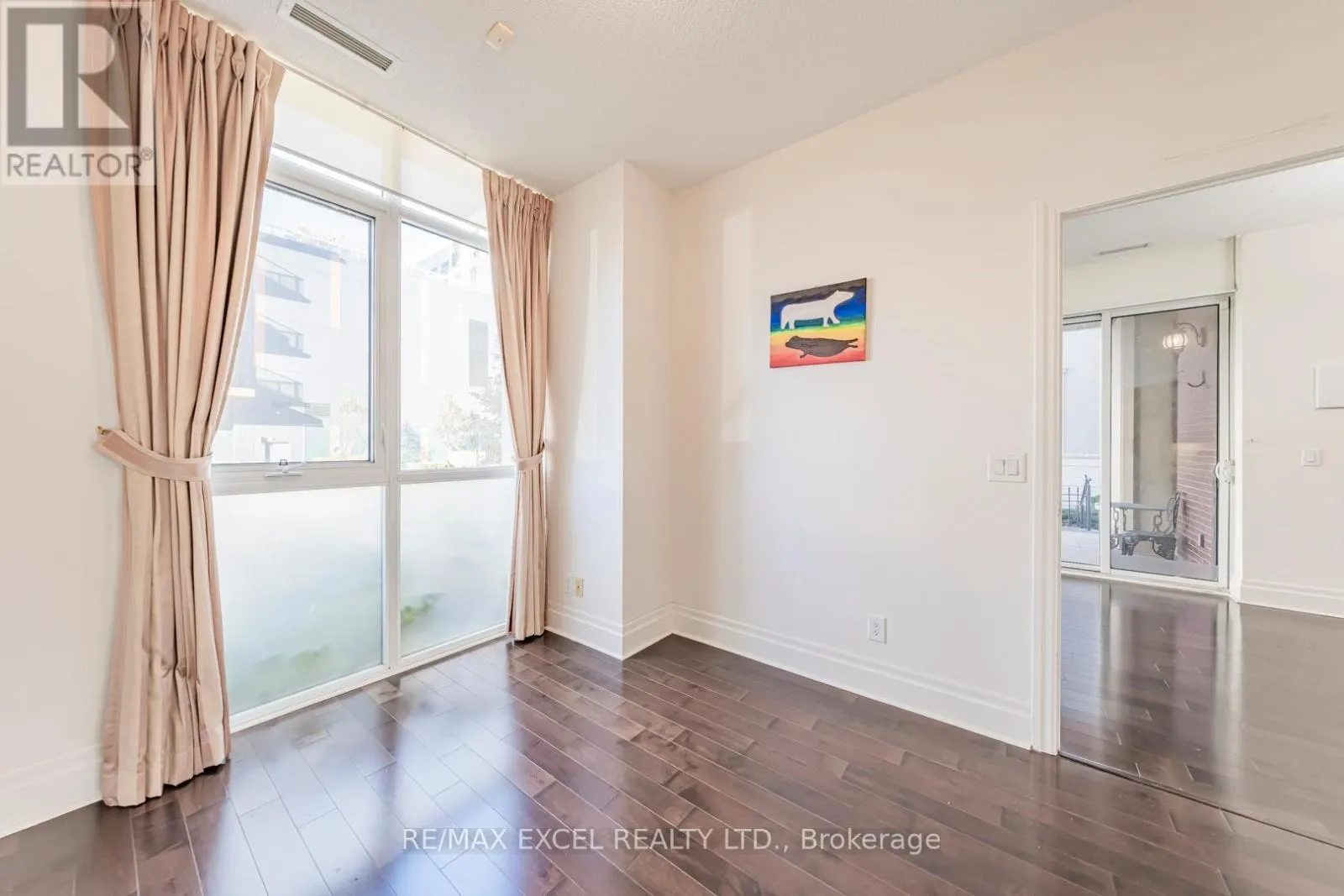 110 - 1 UPPER DUKE CRESCENT