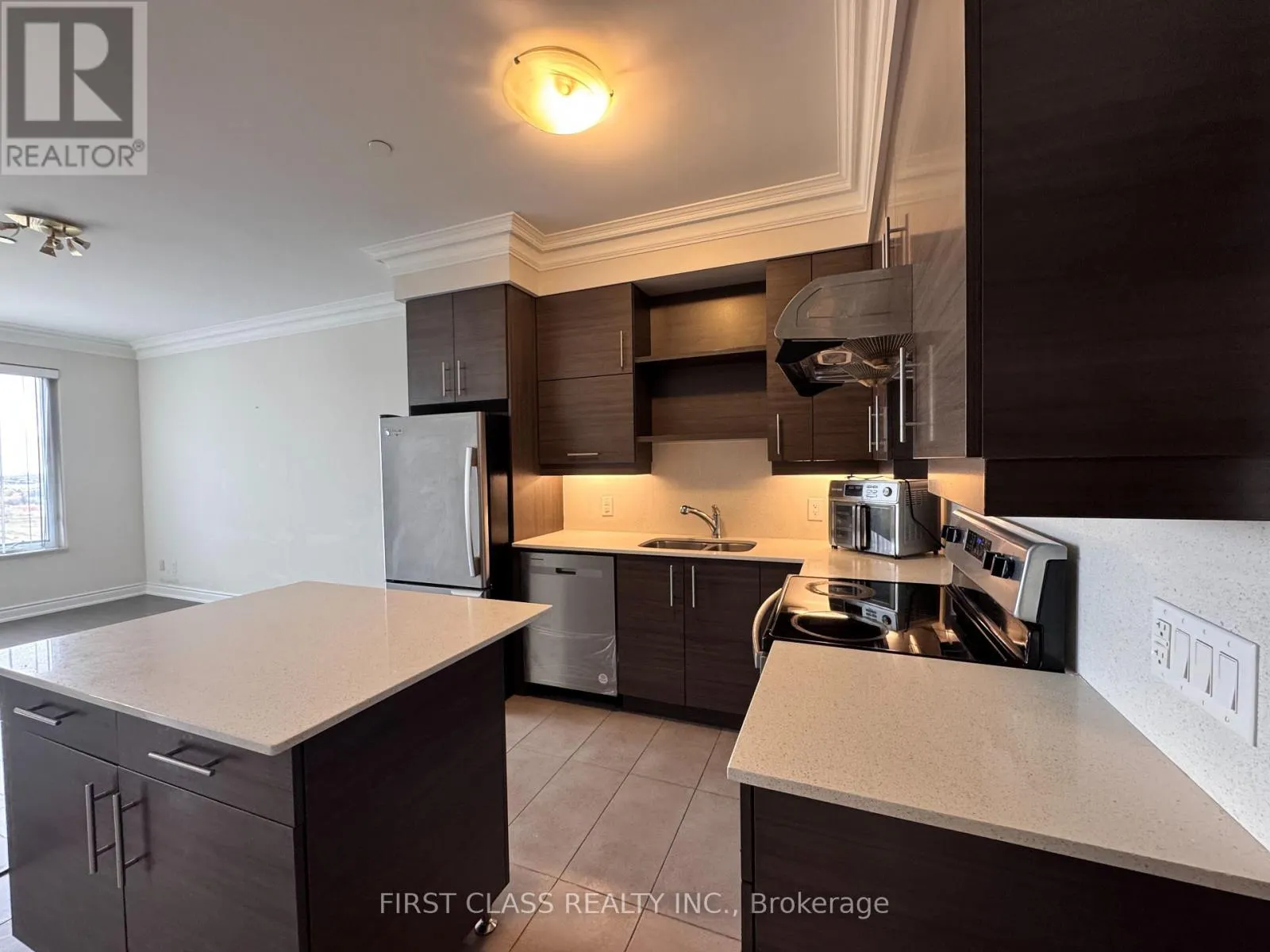 1205 - 325 SOUTH PARK ROAD