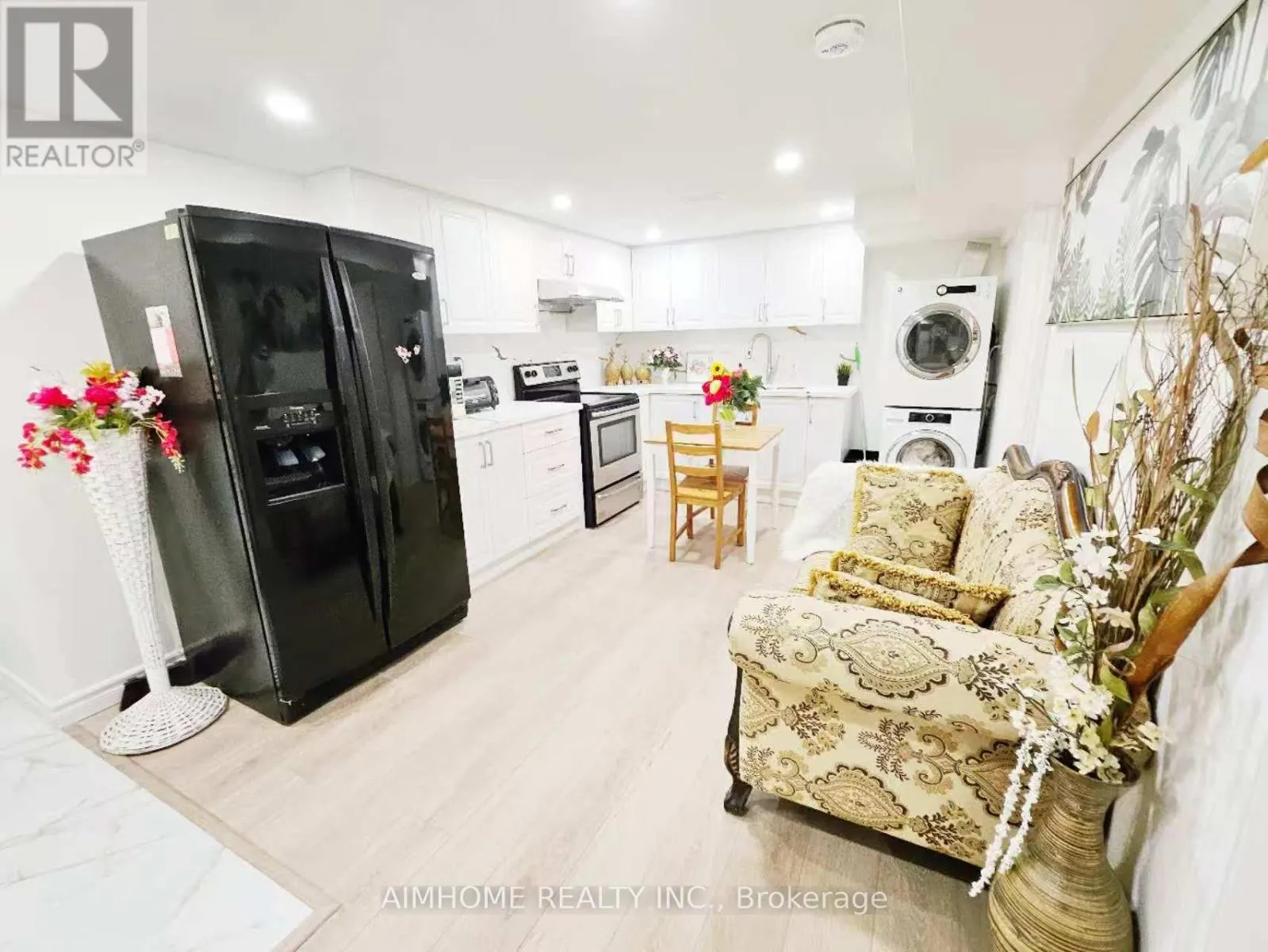 28 CASTLE HARBOUR LANE W