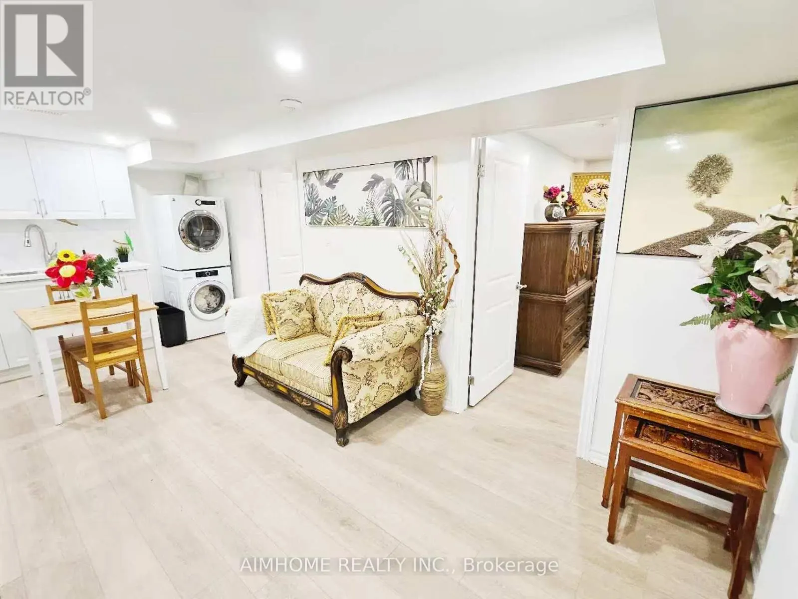 28 CASTLE HARBOUR LANE W