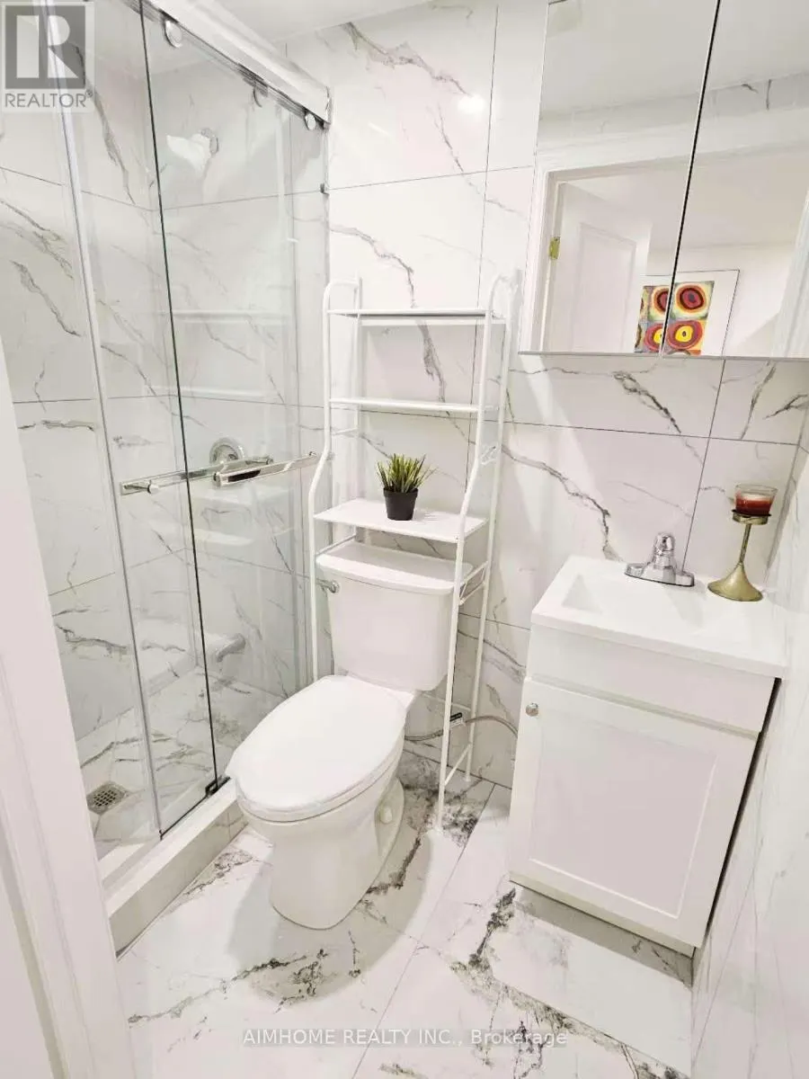 28 CASTLE HARBOUR LANE W